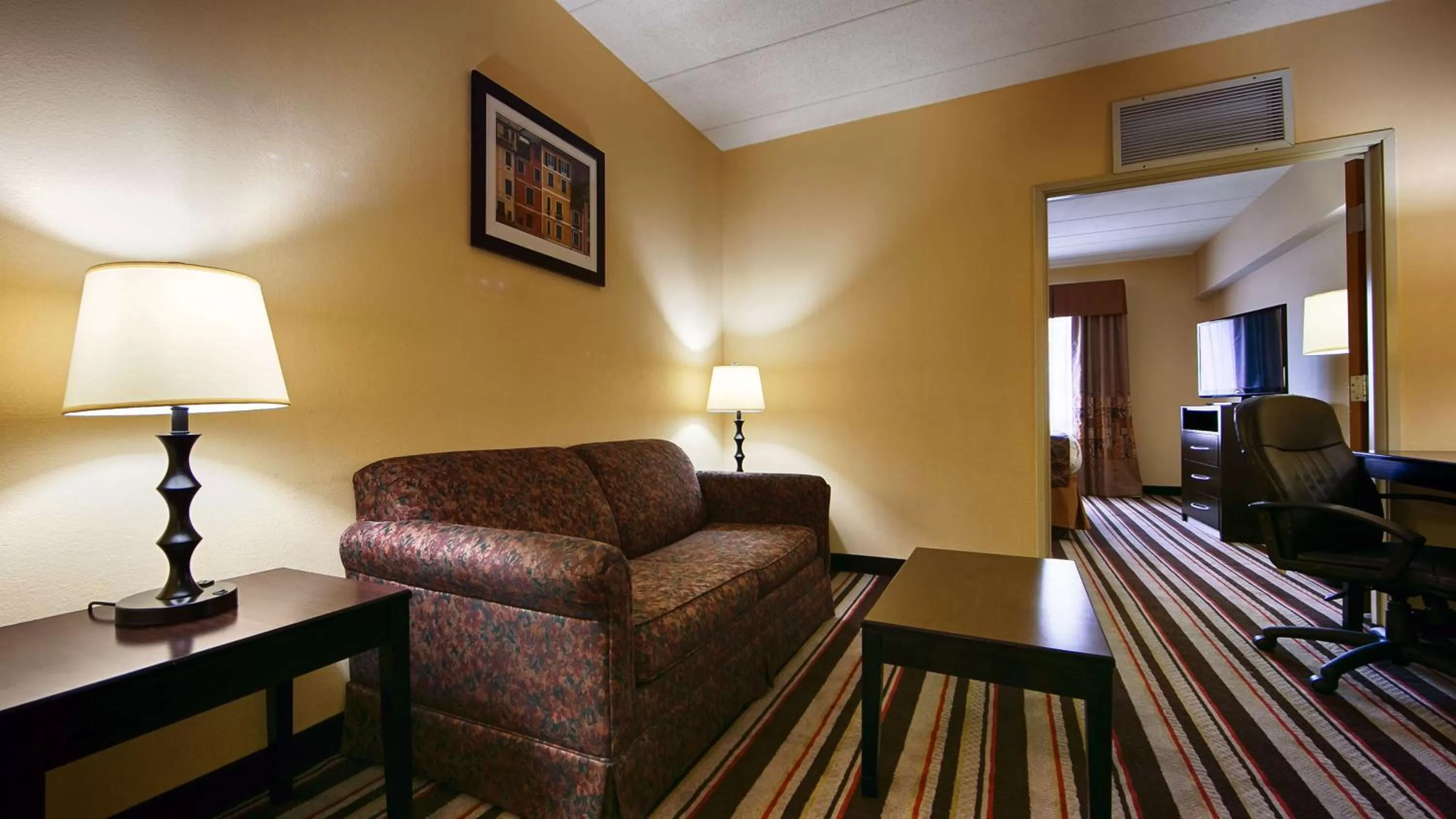 One-Bedroom King Suite with Sofa Bed - Non-Smoking in Best Western Mason Inn