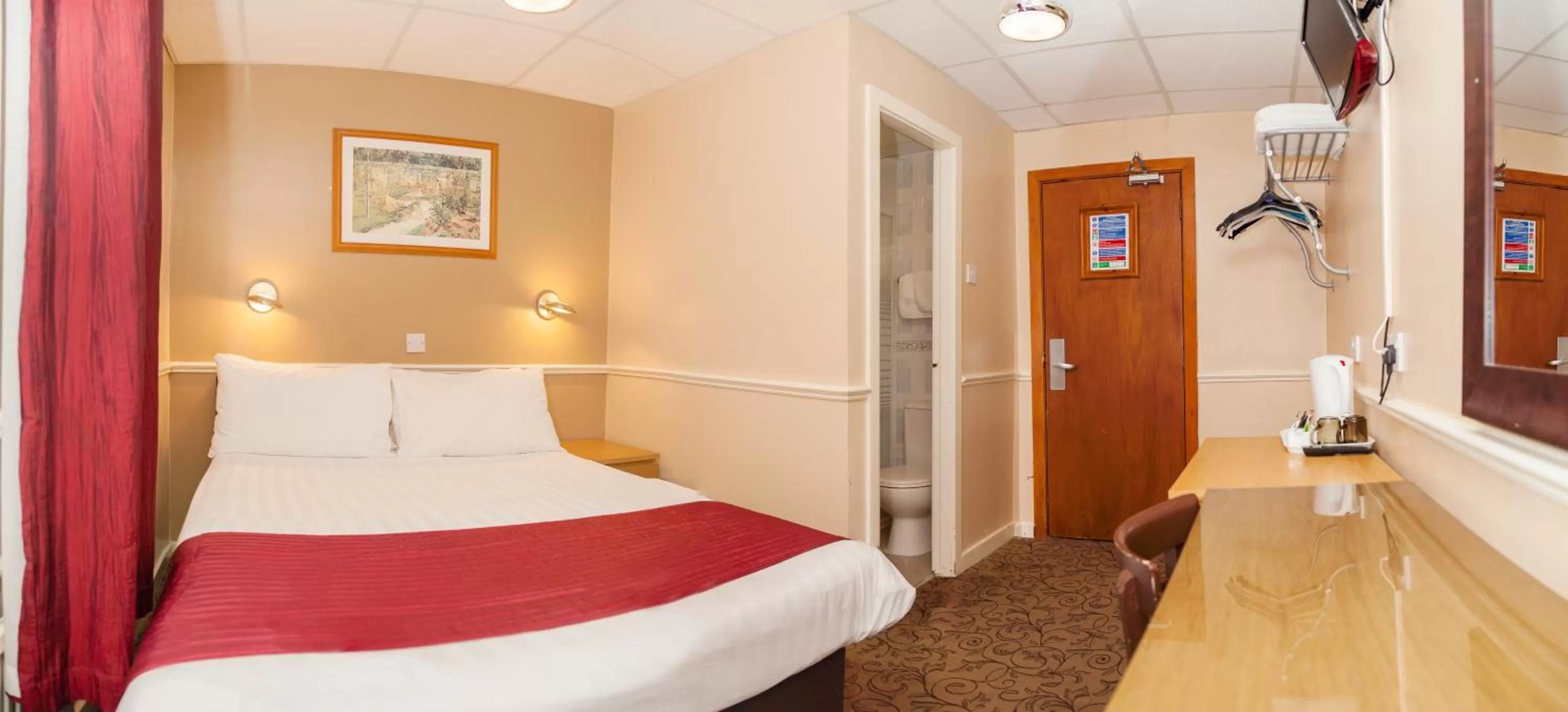 Bedroom, Bed in The Lawton