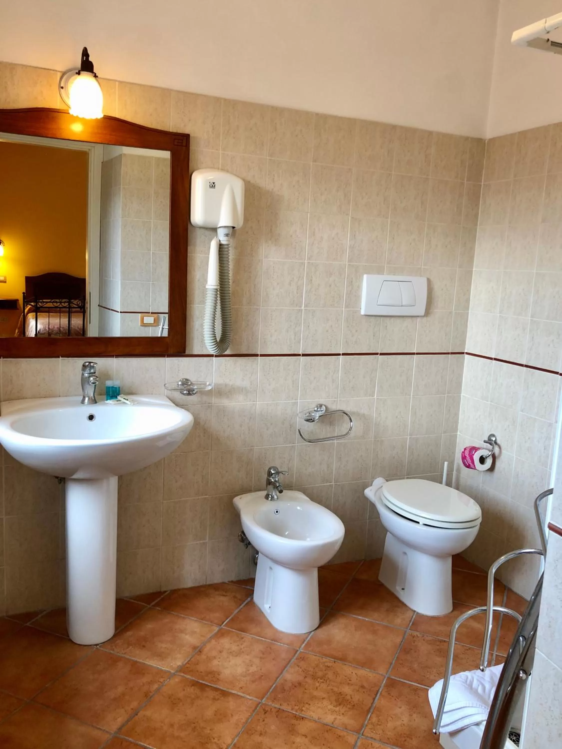 Bathroom in Mingone Hotel Ristorante