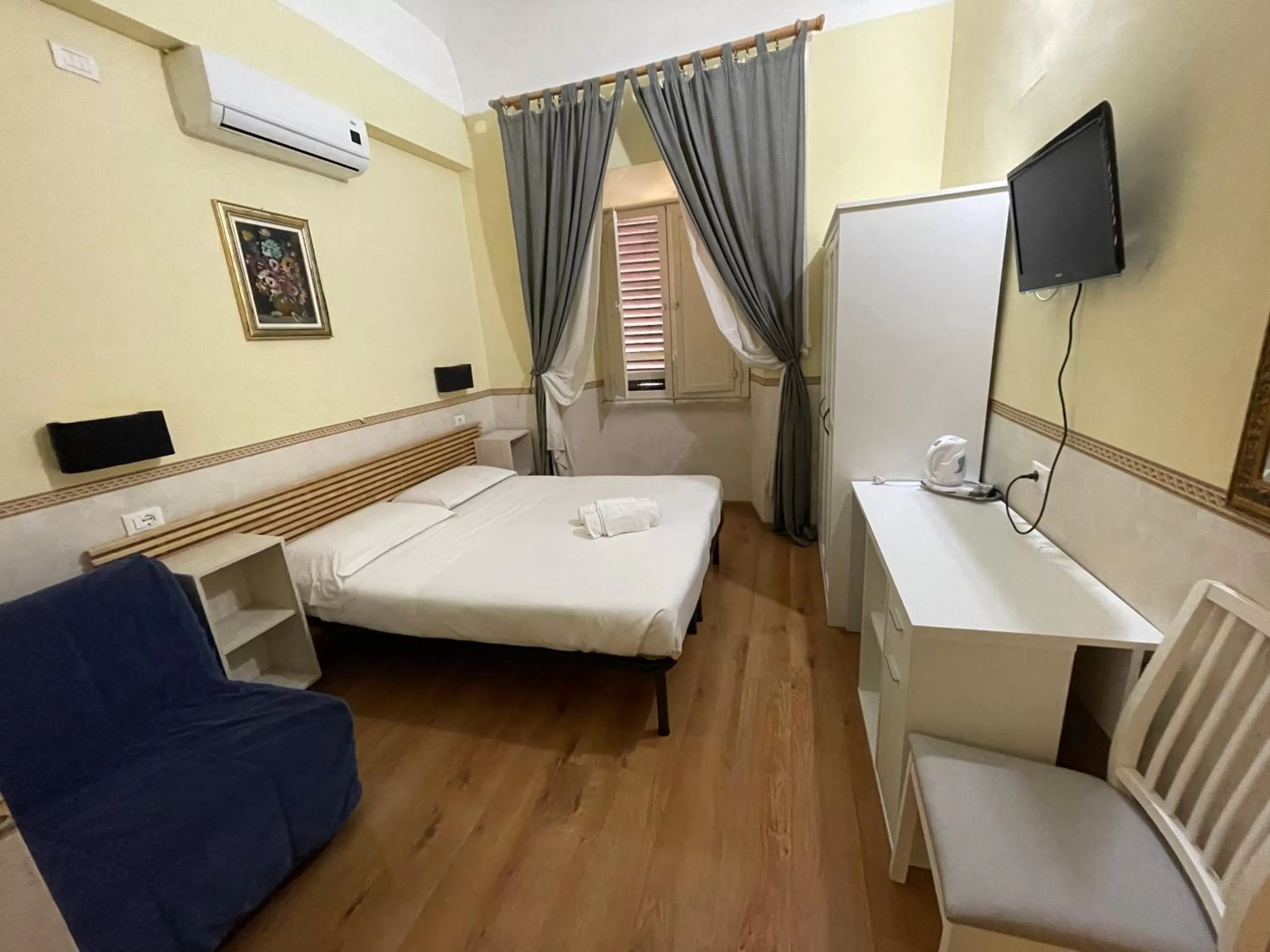 Triple Room in Conte GuestHouse