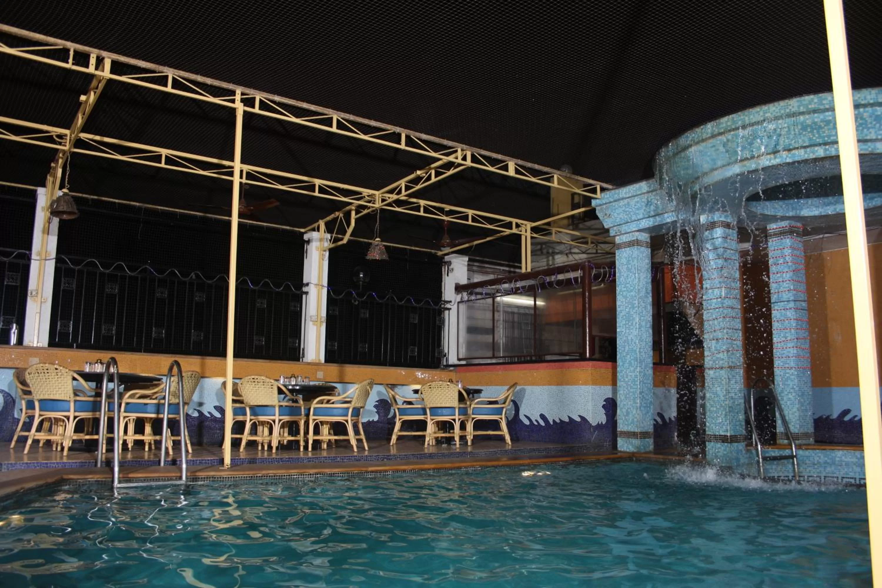 Swimming pool in Hotel Karl Residency