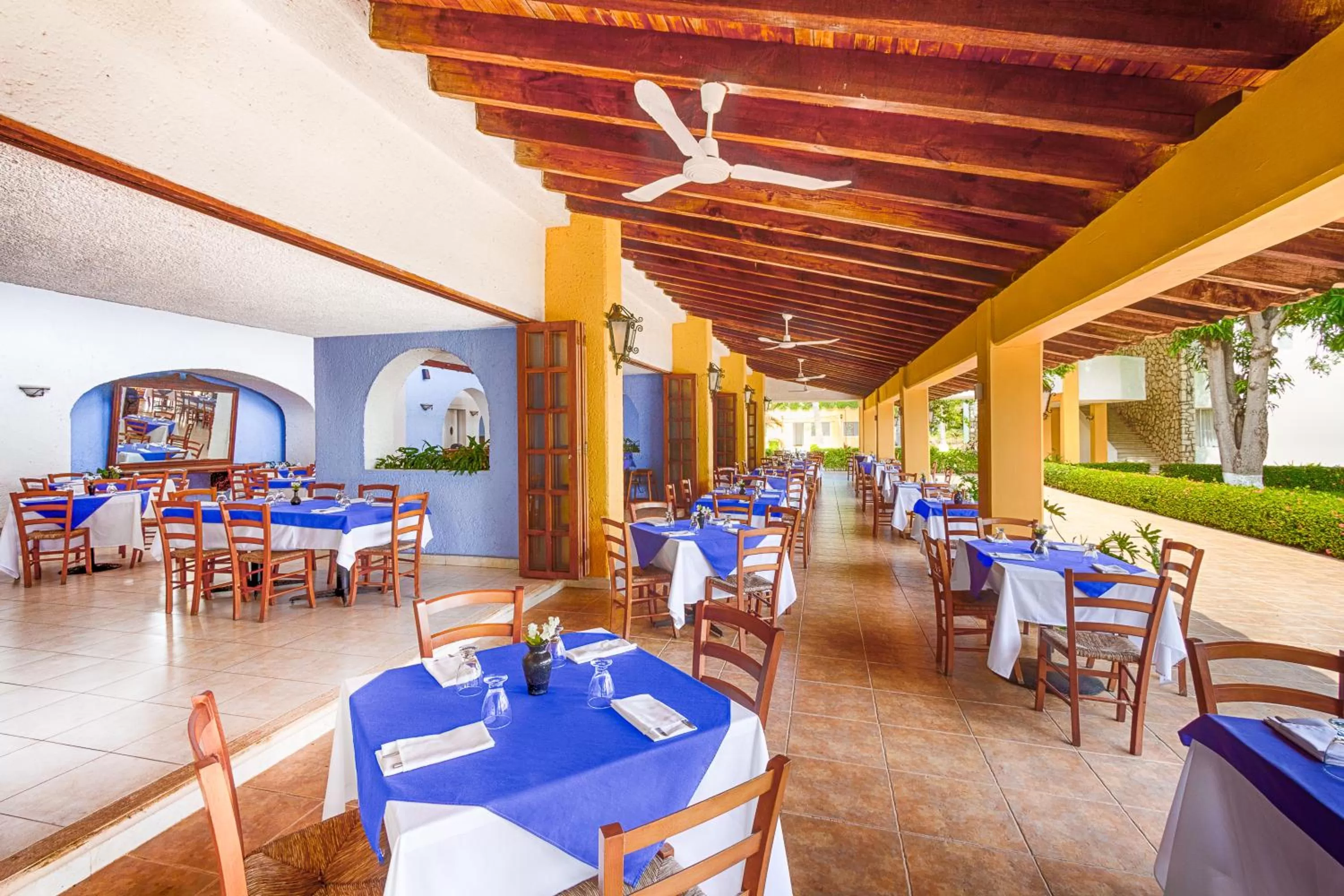 Restaurant/places to eat in Posada Real Puerto Escondido