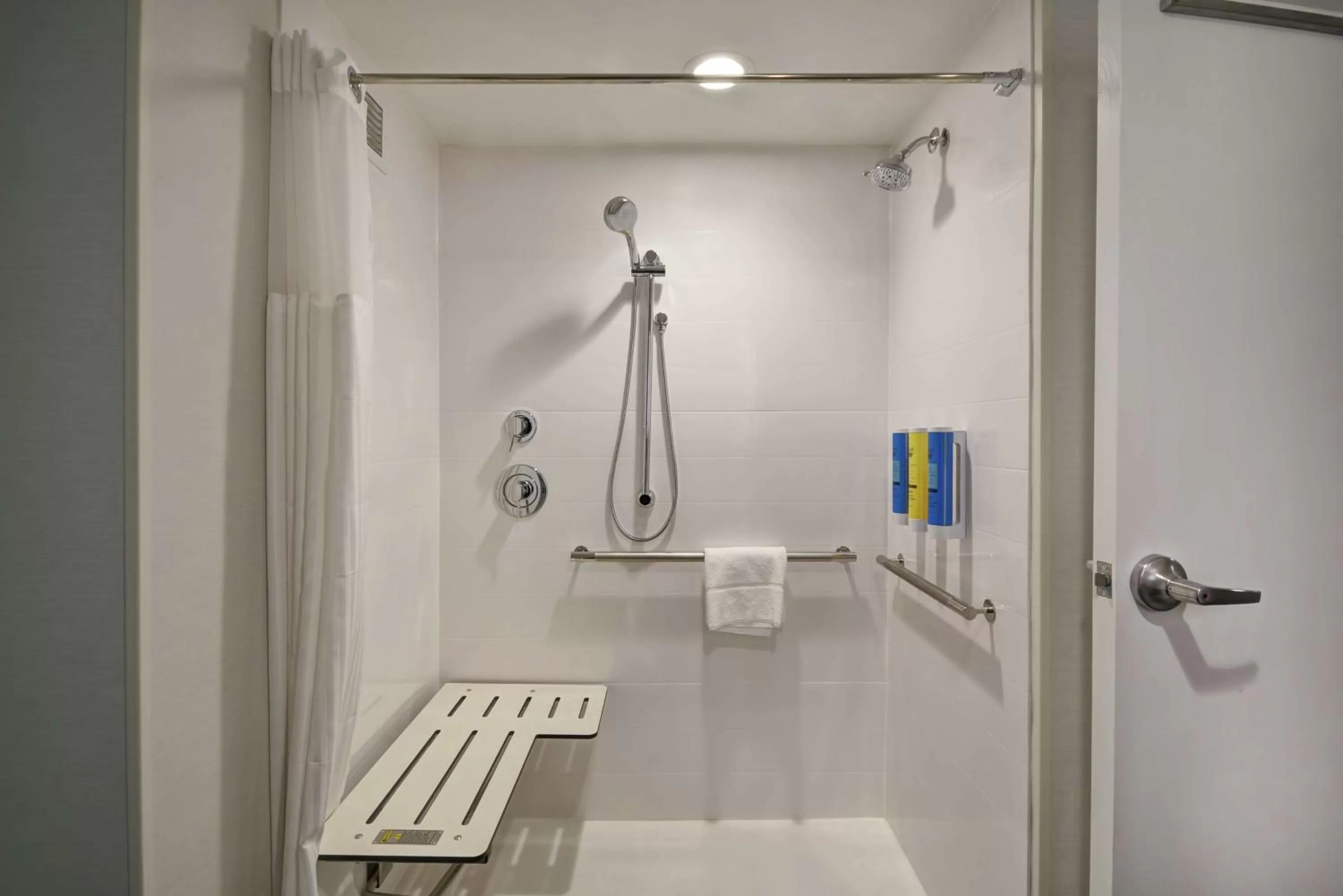 Bathroom in Tru By Hilton Mason King's Island