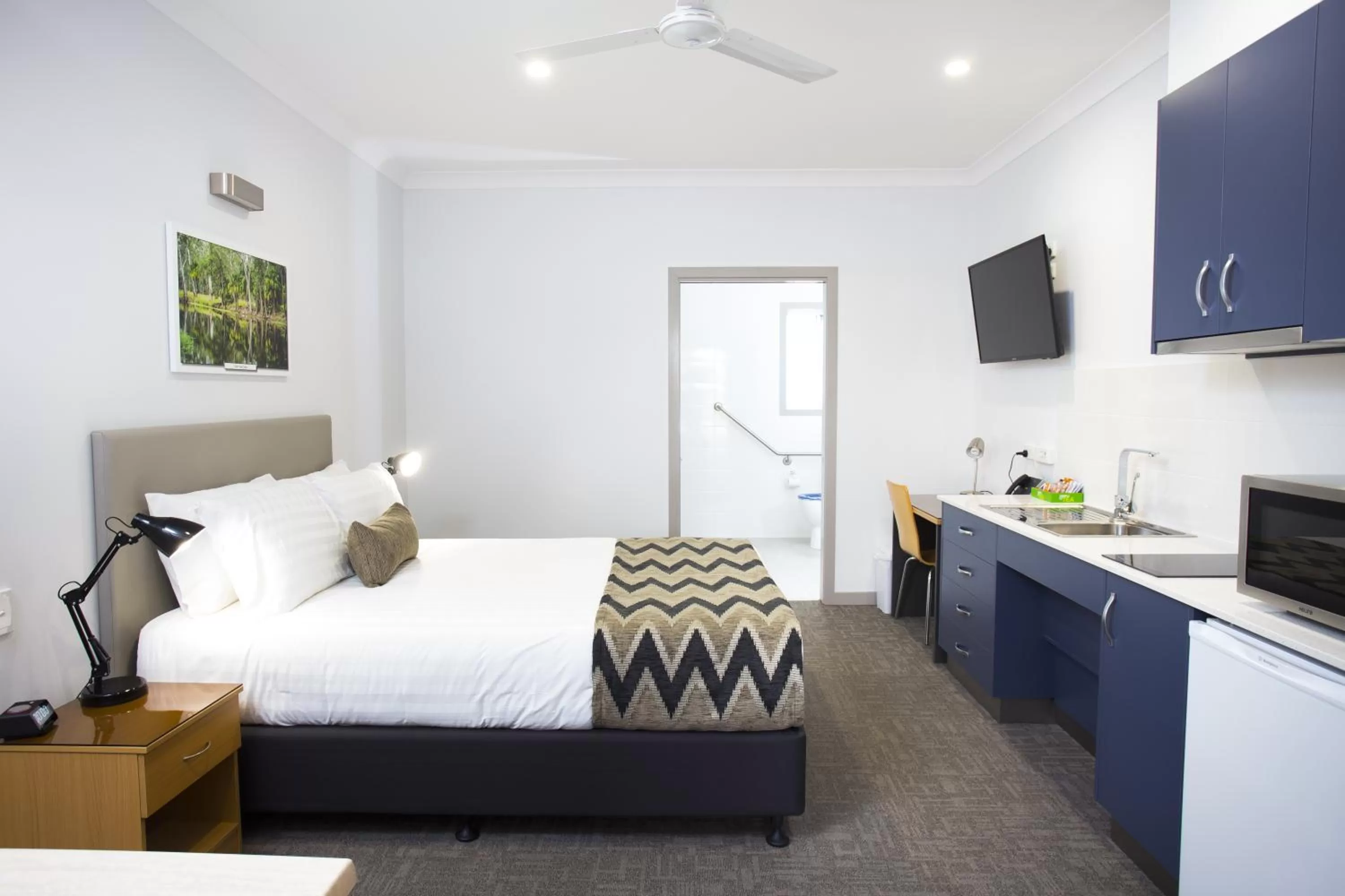 Bedroom, Bed in Altitude Motel Apartments