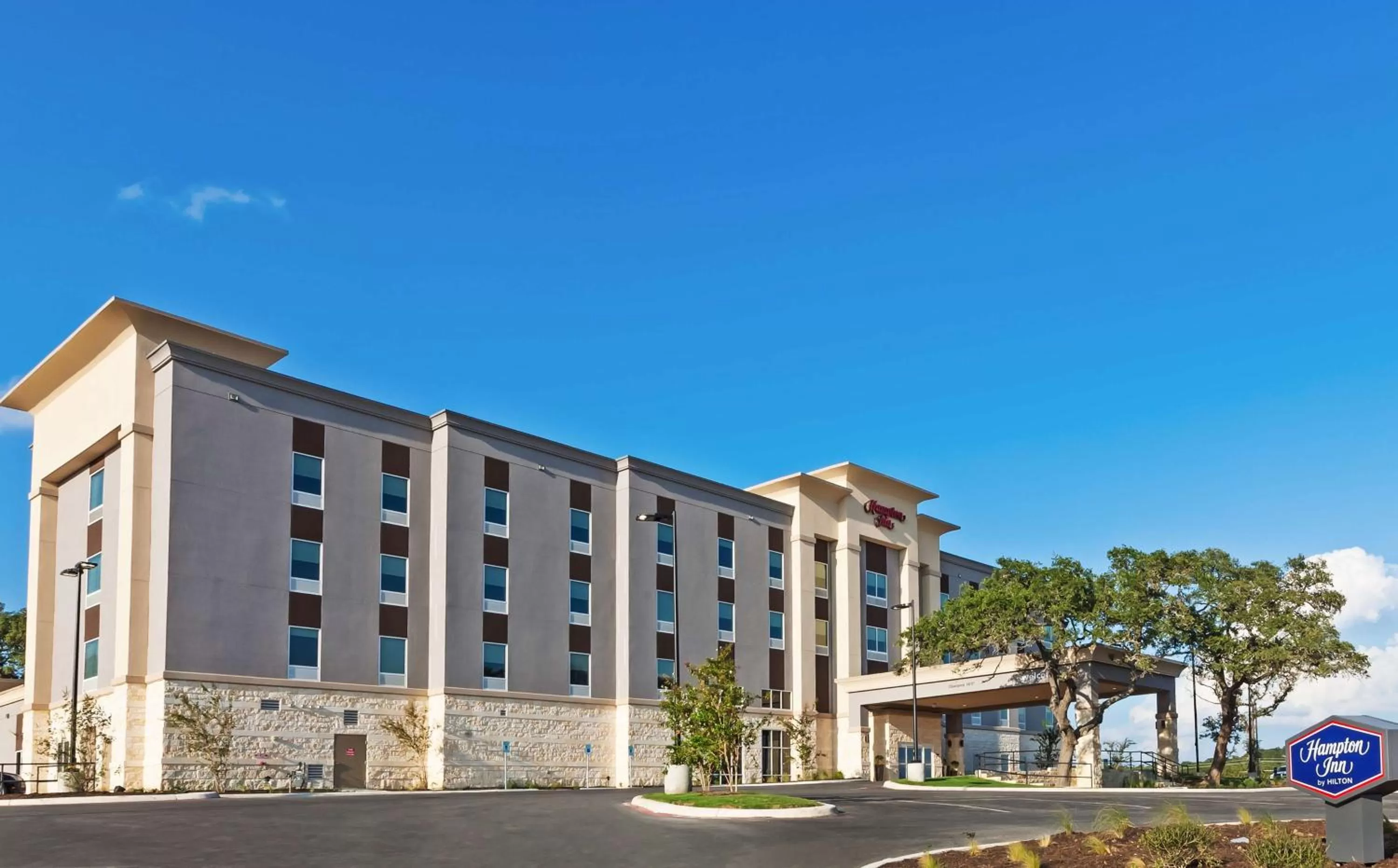 Property building in Hampton Inn By Hilton Bulverde Texas Hill Country