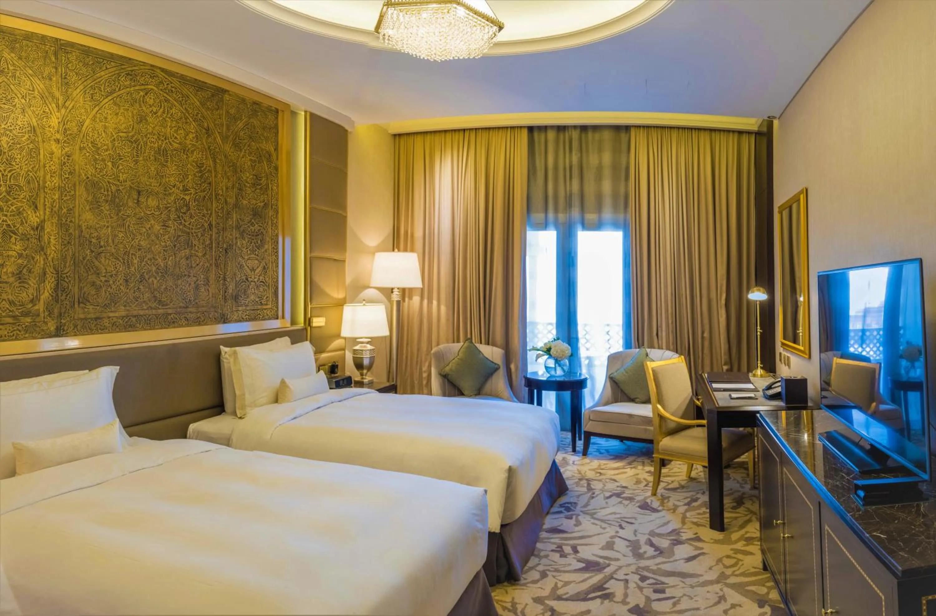 Bedroom, Bed in Ezdan Palace Hotel