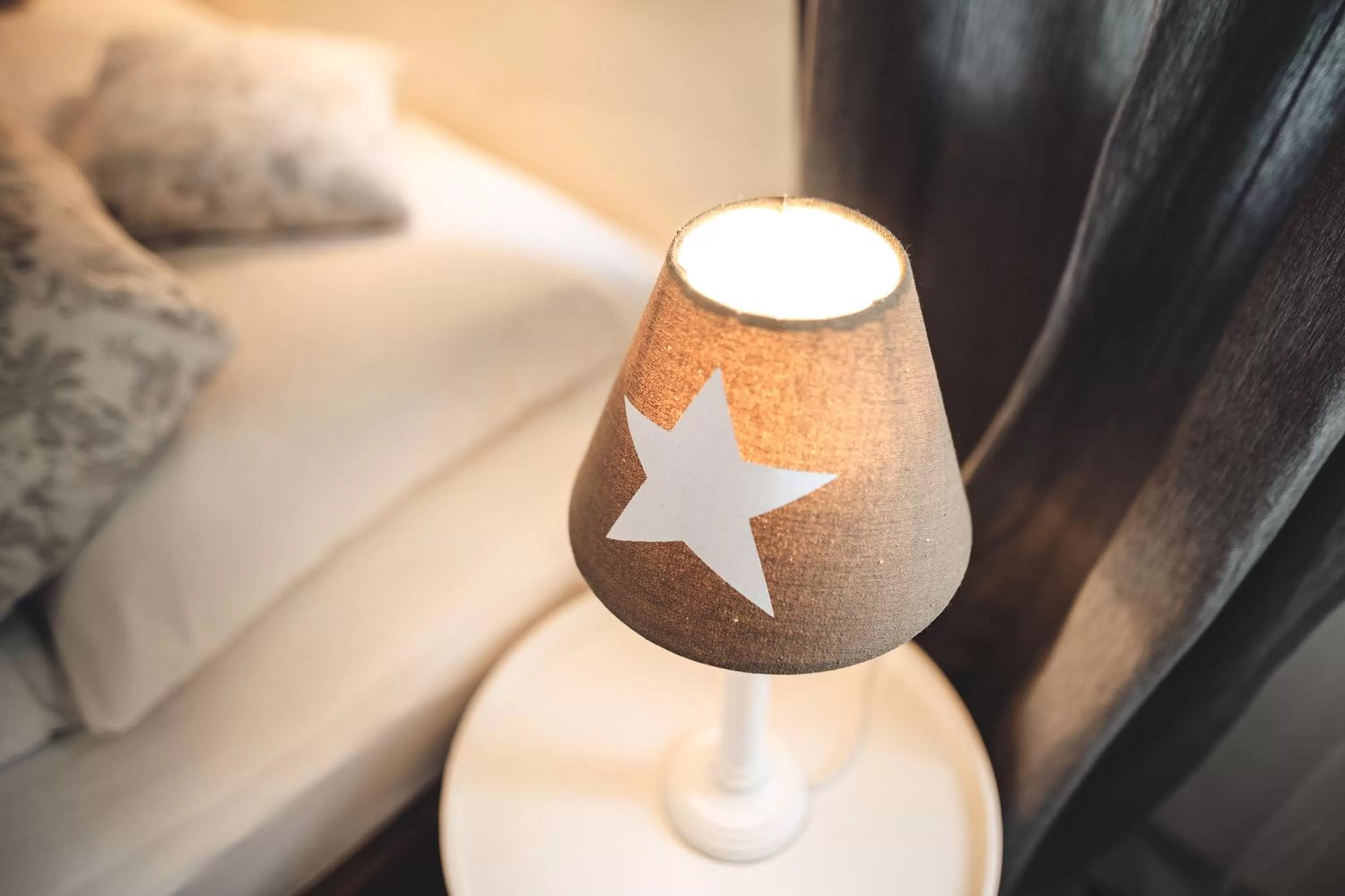 Bed in Das Hotel Stern, B&B KG - digital & contactless check-in