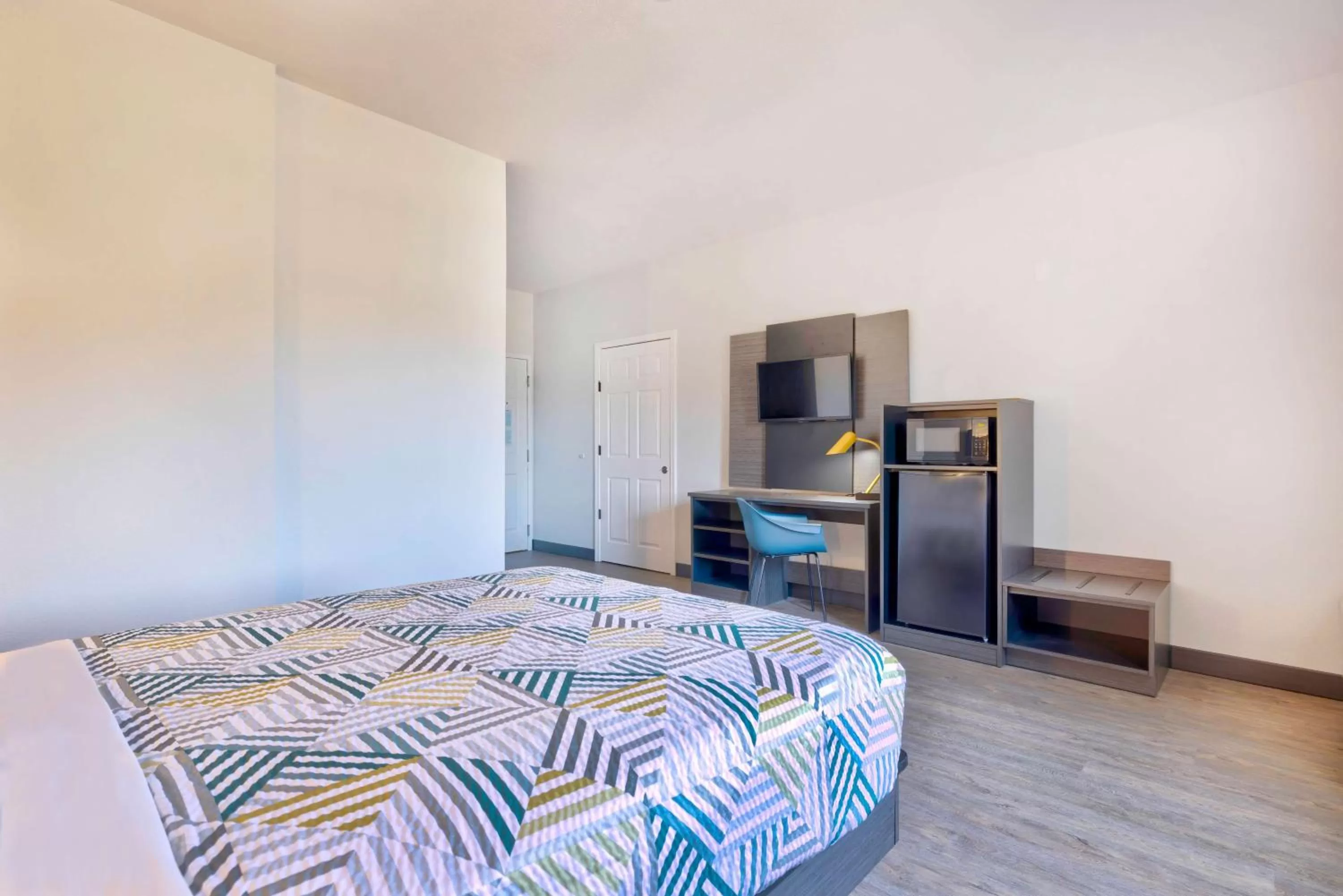 Bedroom, Bed in Motel 6-Norman, OK