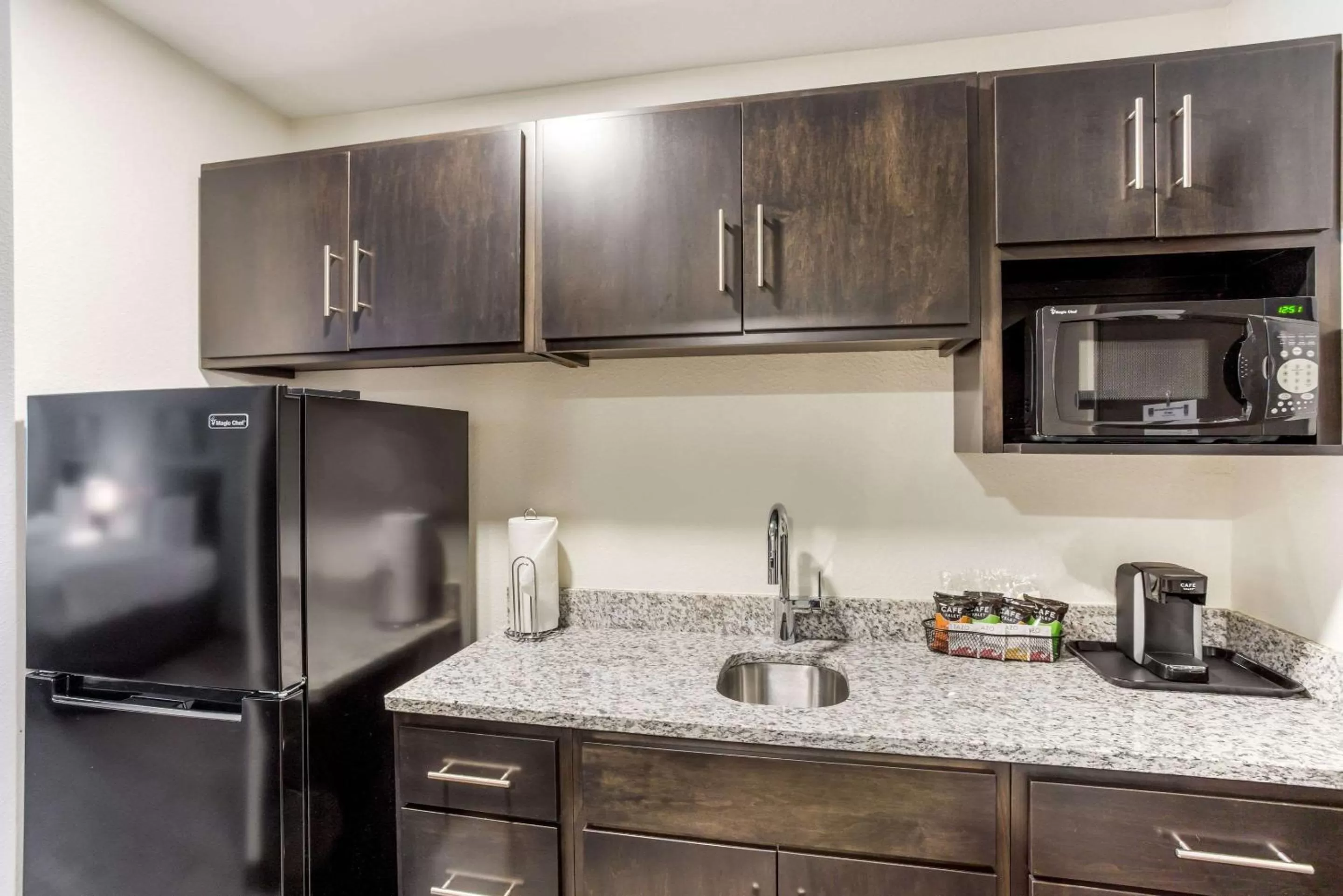 Kitchen or kitchenette in MainStay Suites Logan Ohio-Hocking Hills