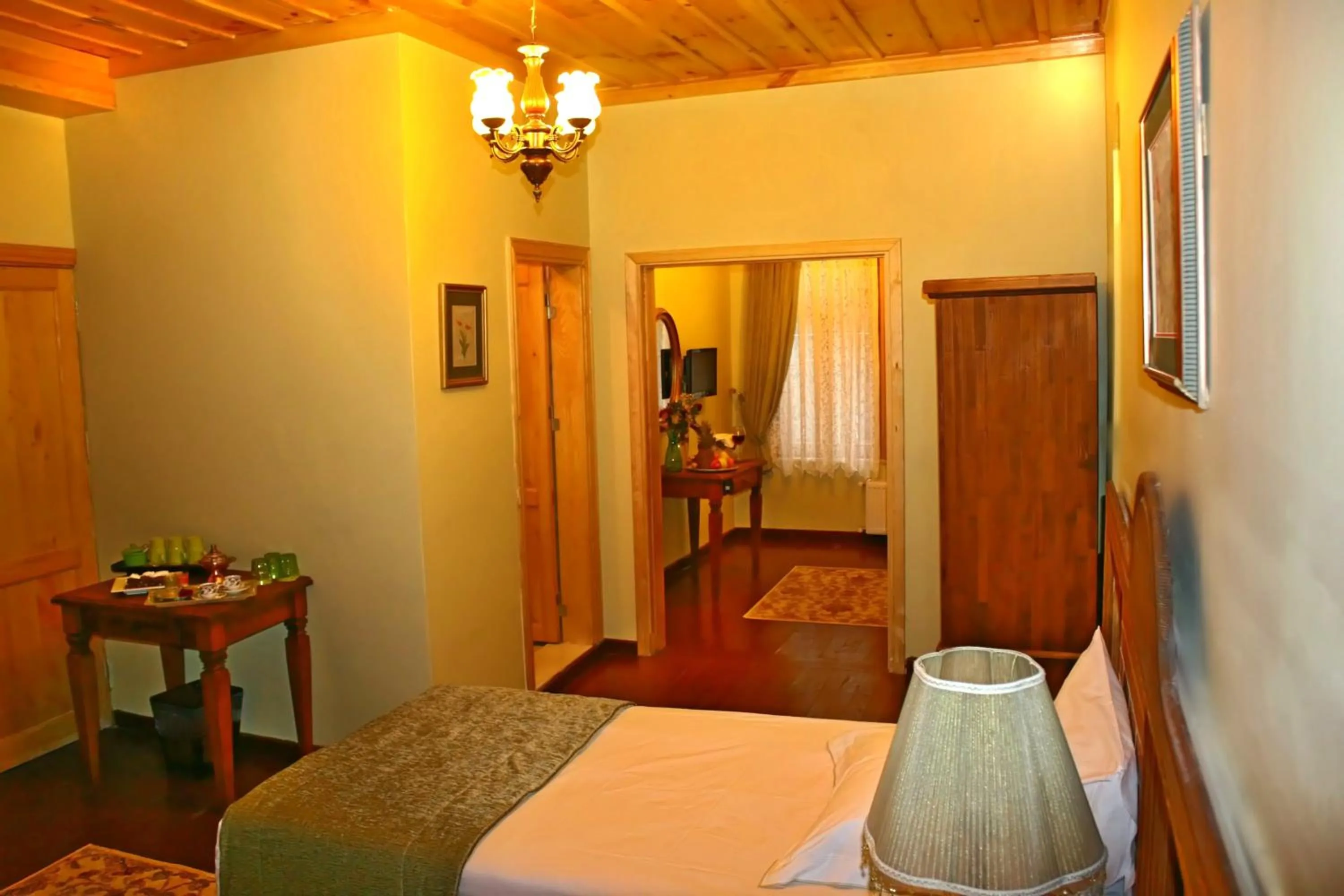 Toilet, Bed in Divas Hotel