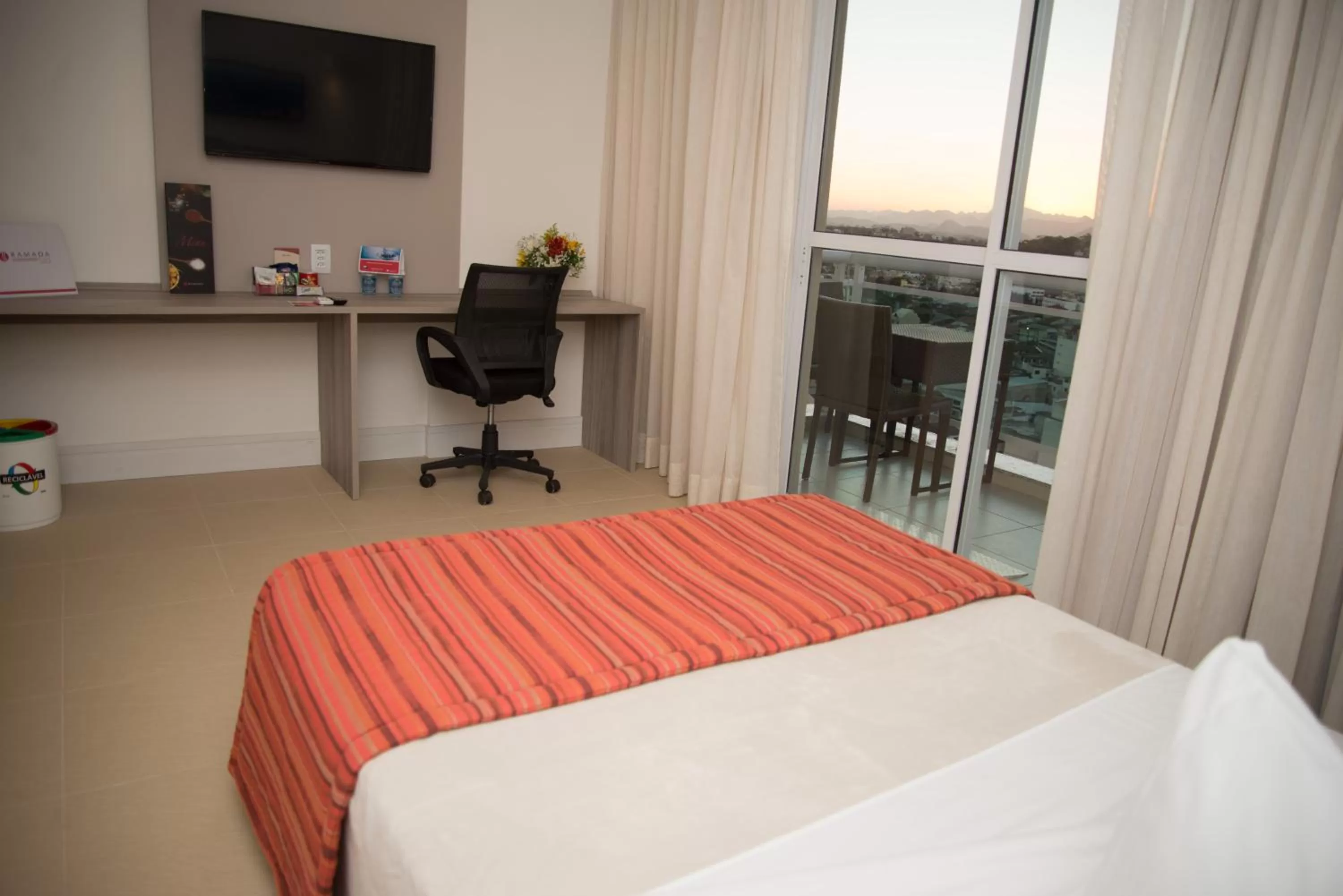 Natural landscape, Bed in Ramada by Wyndham Macae Hotel & Suites