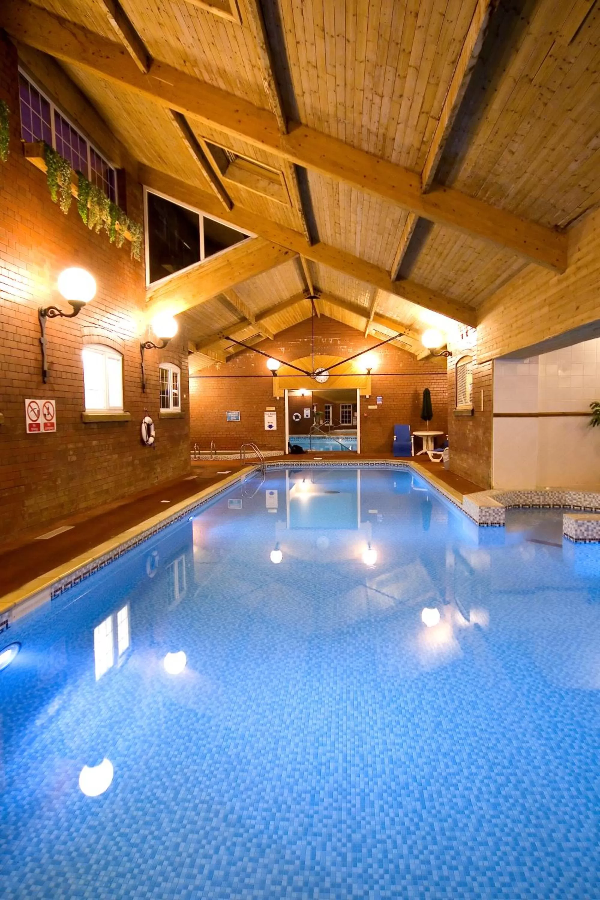 Swimming pool in Best Western Bolholt Country Park Hotel