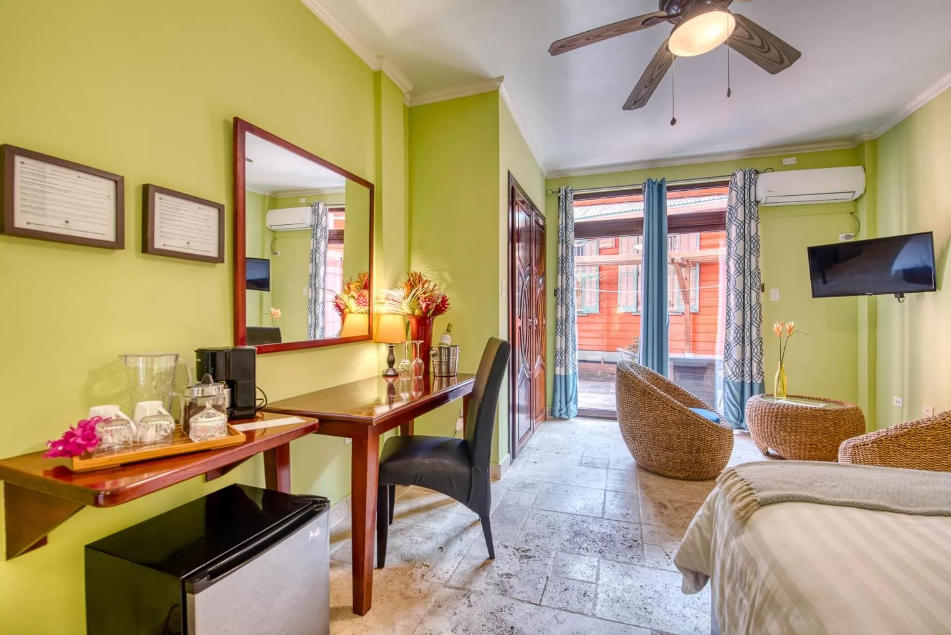 Bedroom, Seating Area in Hotel Palma Royale