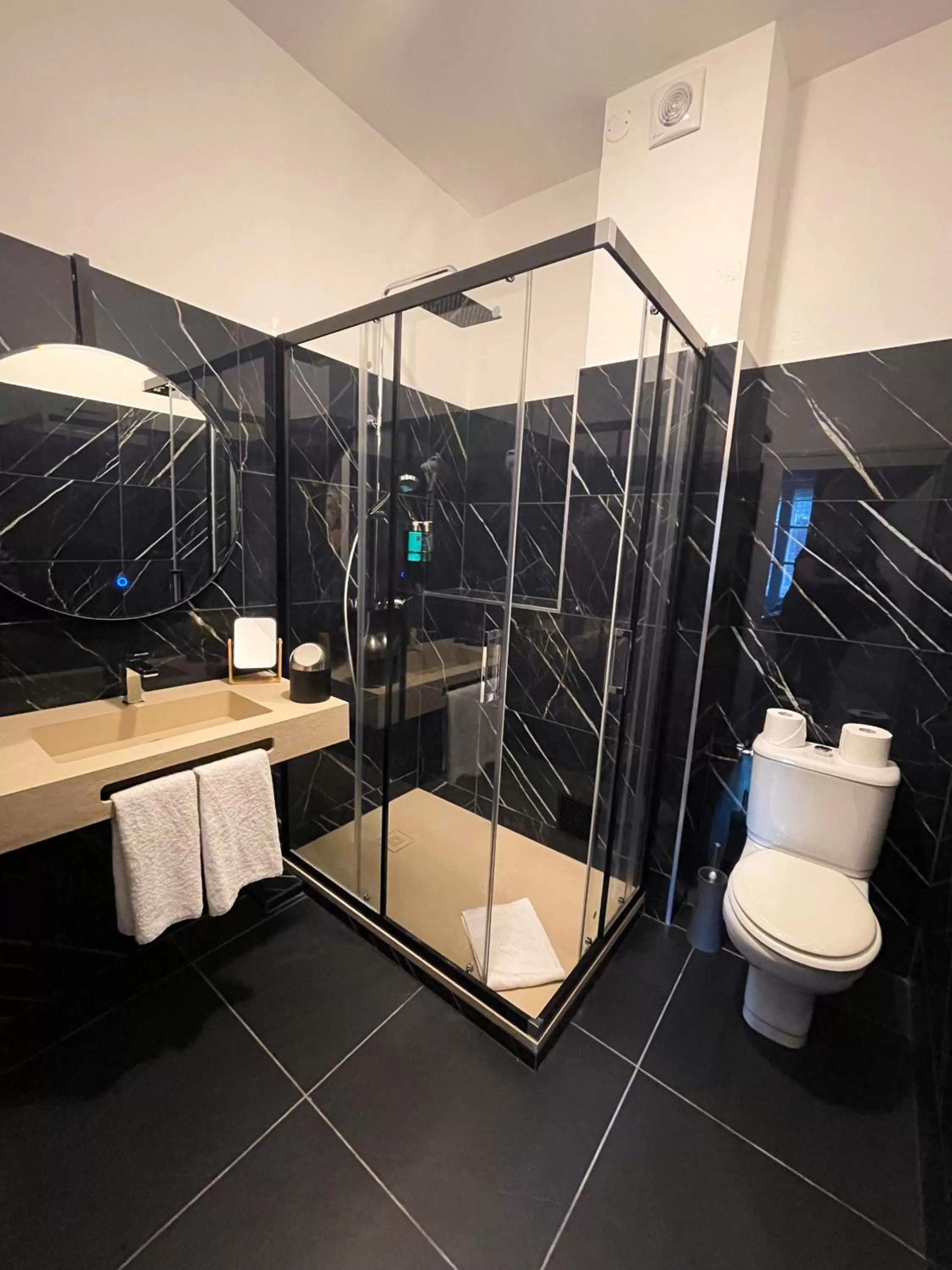 Bathroom in Le Sakura