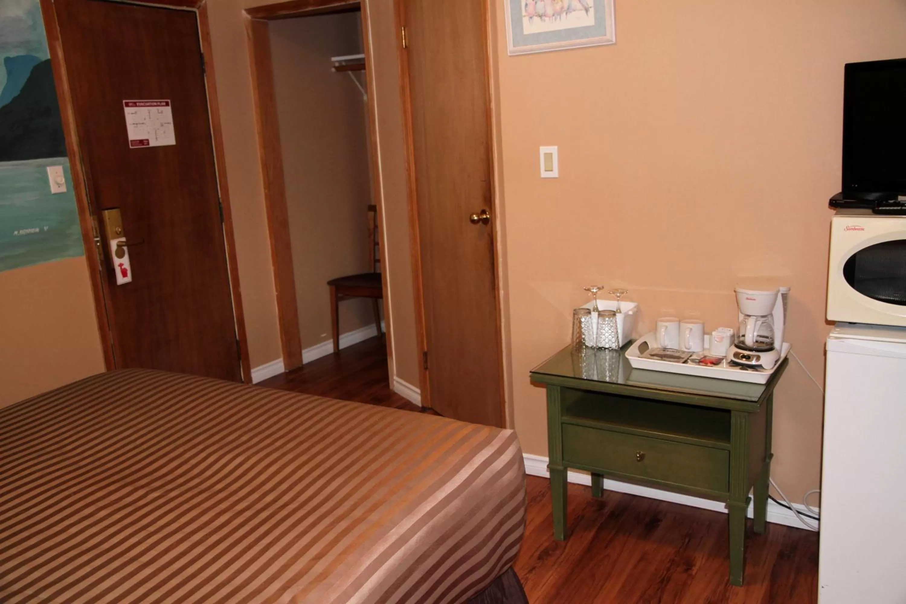 TV and multimedia in Hotel Squamish