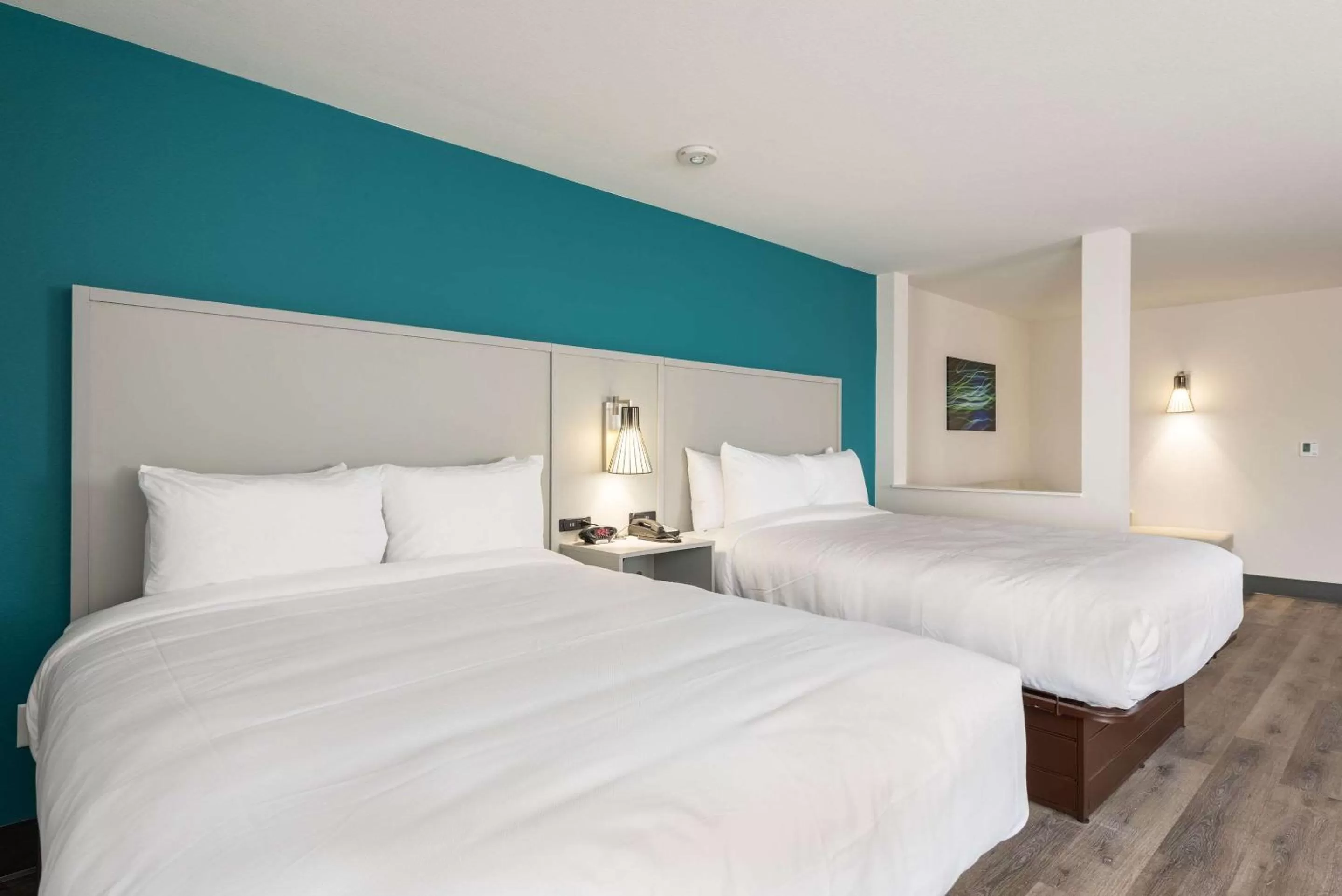 Bedroom, Bed in Comfort Suites Colorado Springs East - Medical Center Area