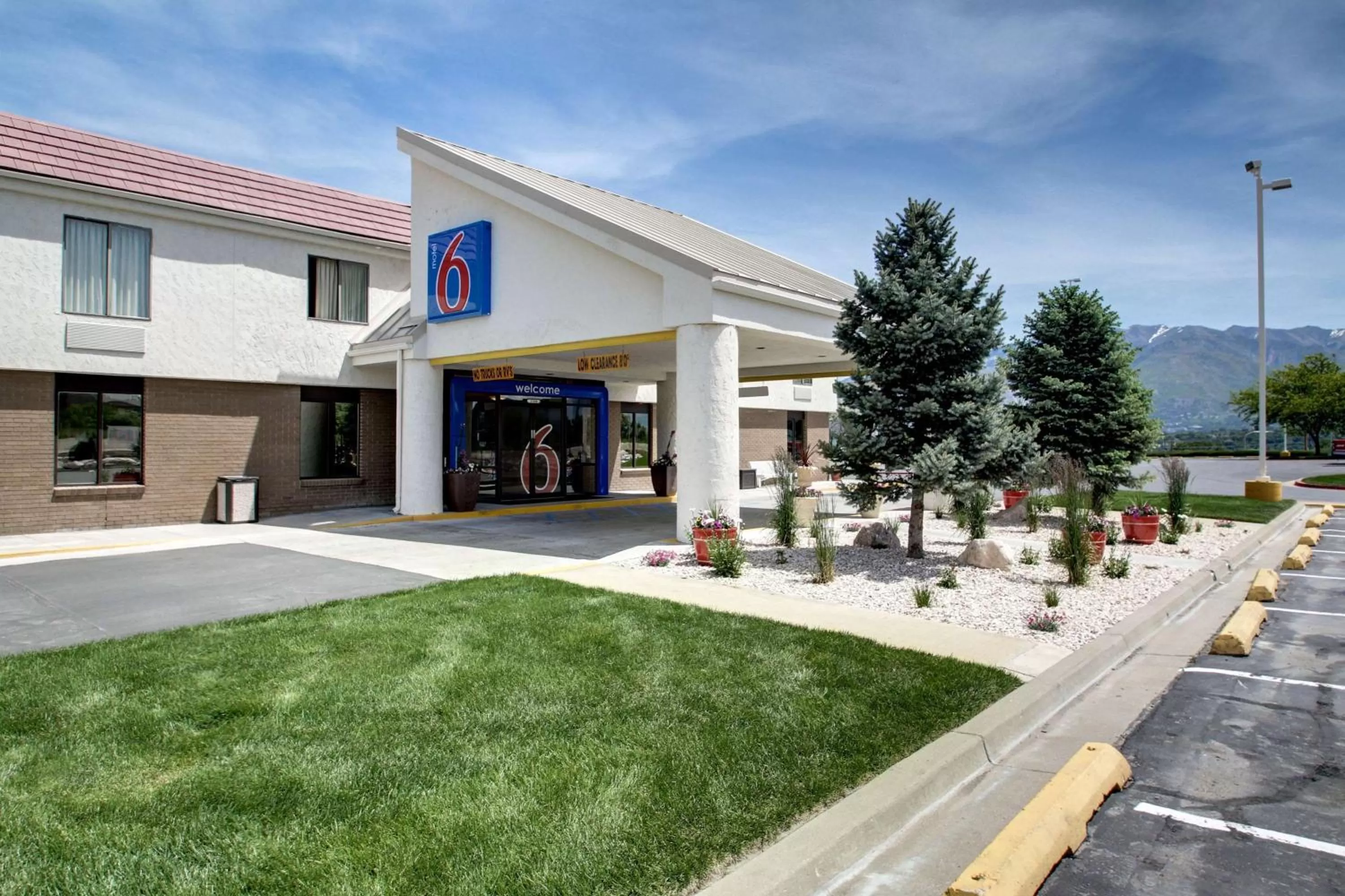 Property building in Motel 6-Ogden, UT - Riverdale