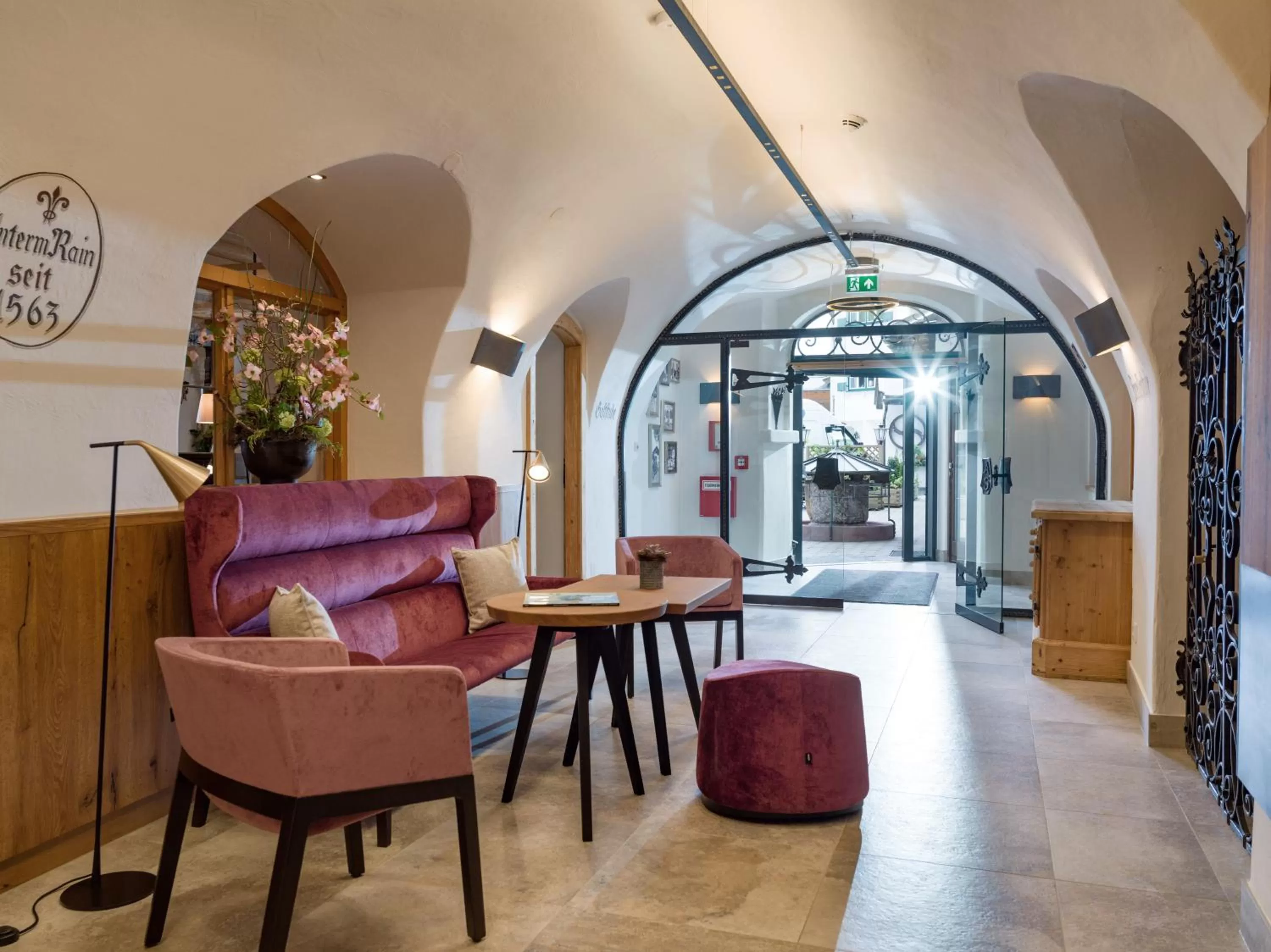 Lobby or reception in Alpen Glück Hotel Unterm Rain garni