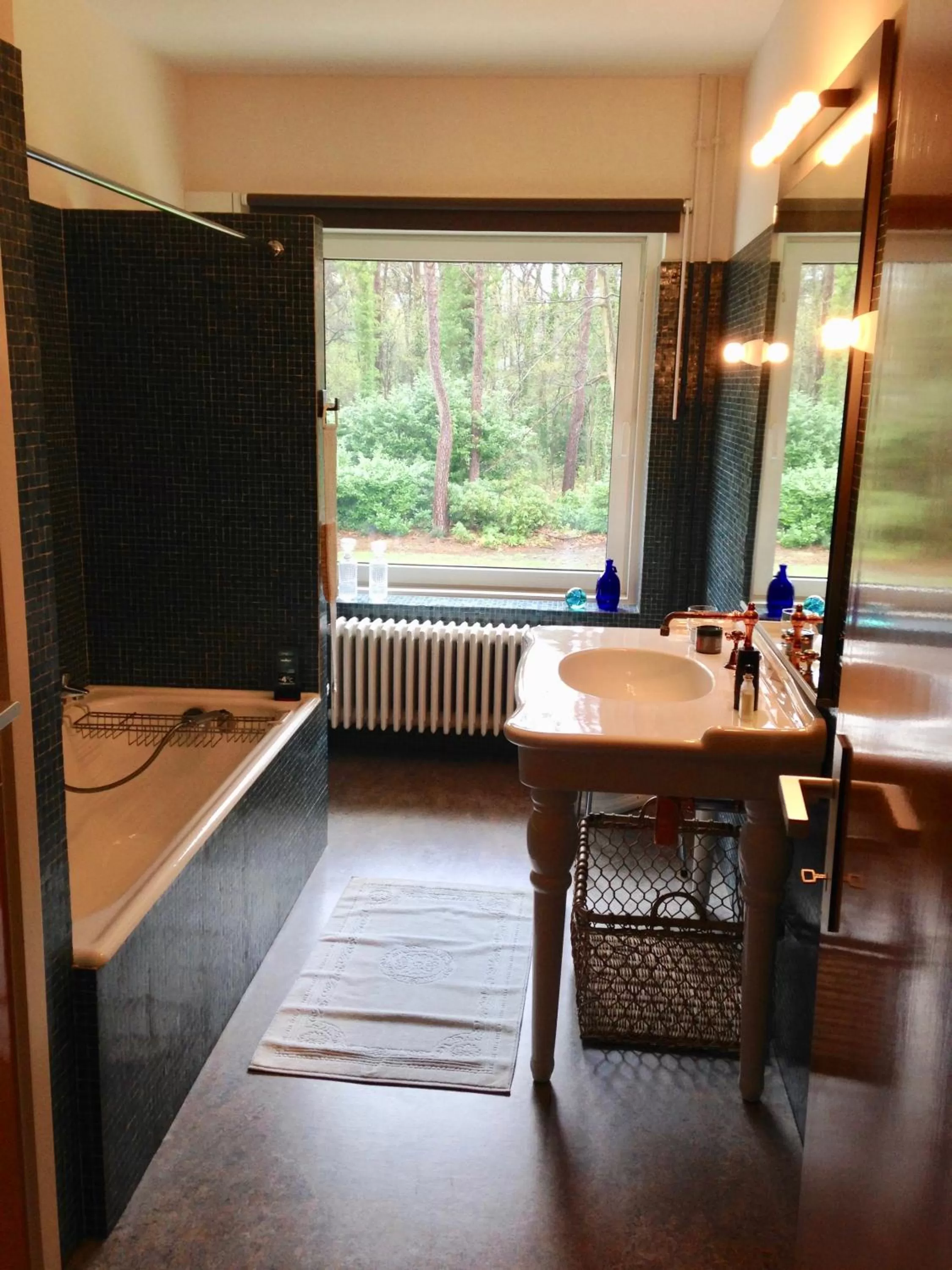 Bathroom in B+B GOLF SCHILDE