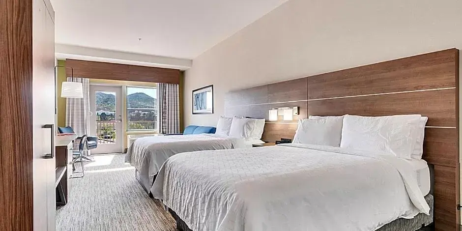 Queen Suite with Two Queen Beds and Sofa Bed in Holiday Inn Express Hotel & Suites Lake Elsinore by IHG Queen Suite with Two Queen Beds and Sofa Bed in Holiday Inn Express Hotel & Suites Lake Elsinore by IHG