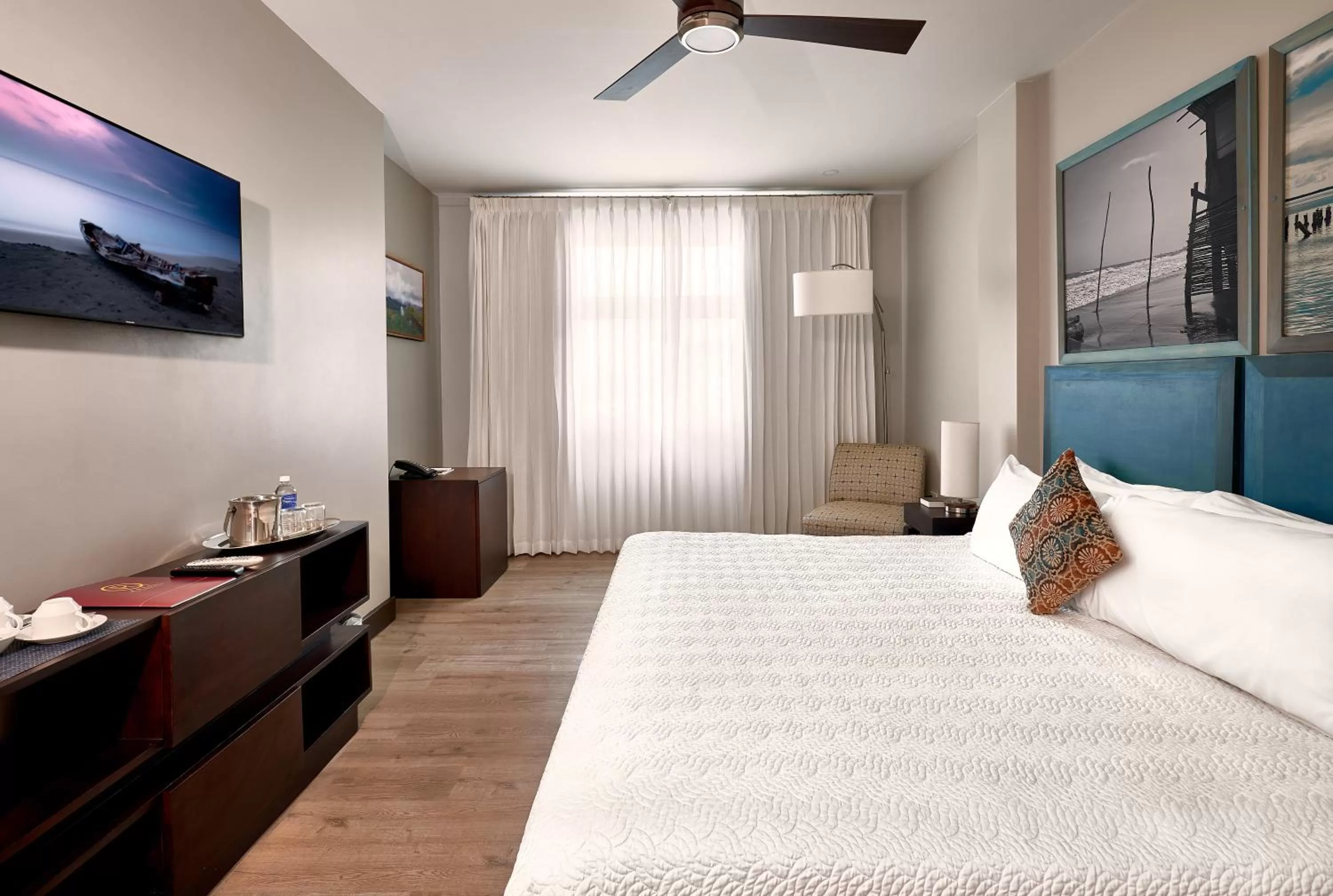 Photo of the whole room, Bed in R Hotel Kingston