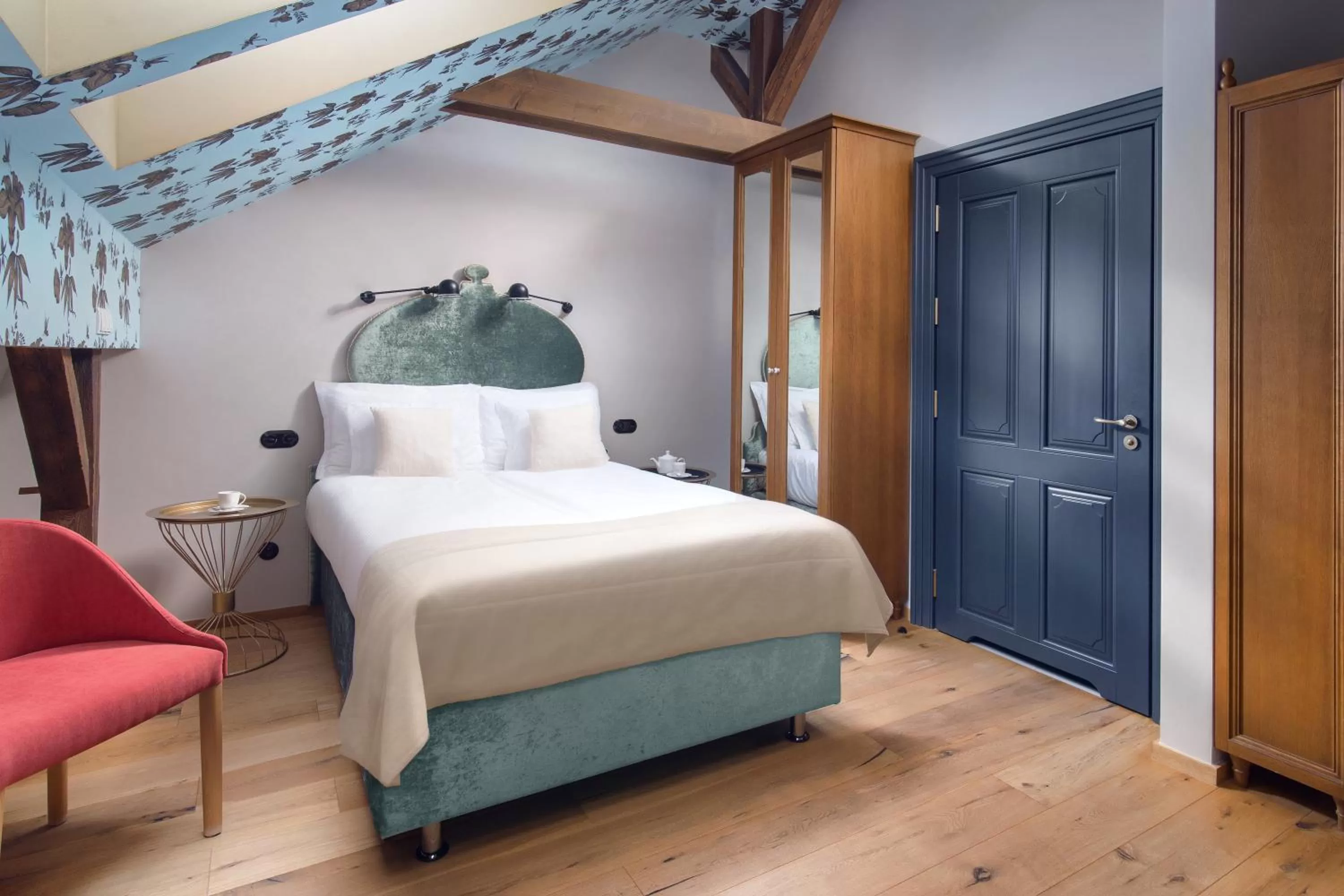 Bedroom, Bed in Relais & Châteaux Hotel Quadrille - Adults Only