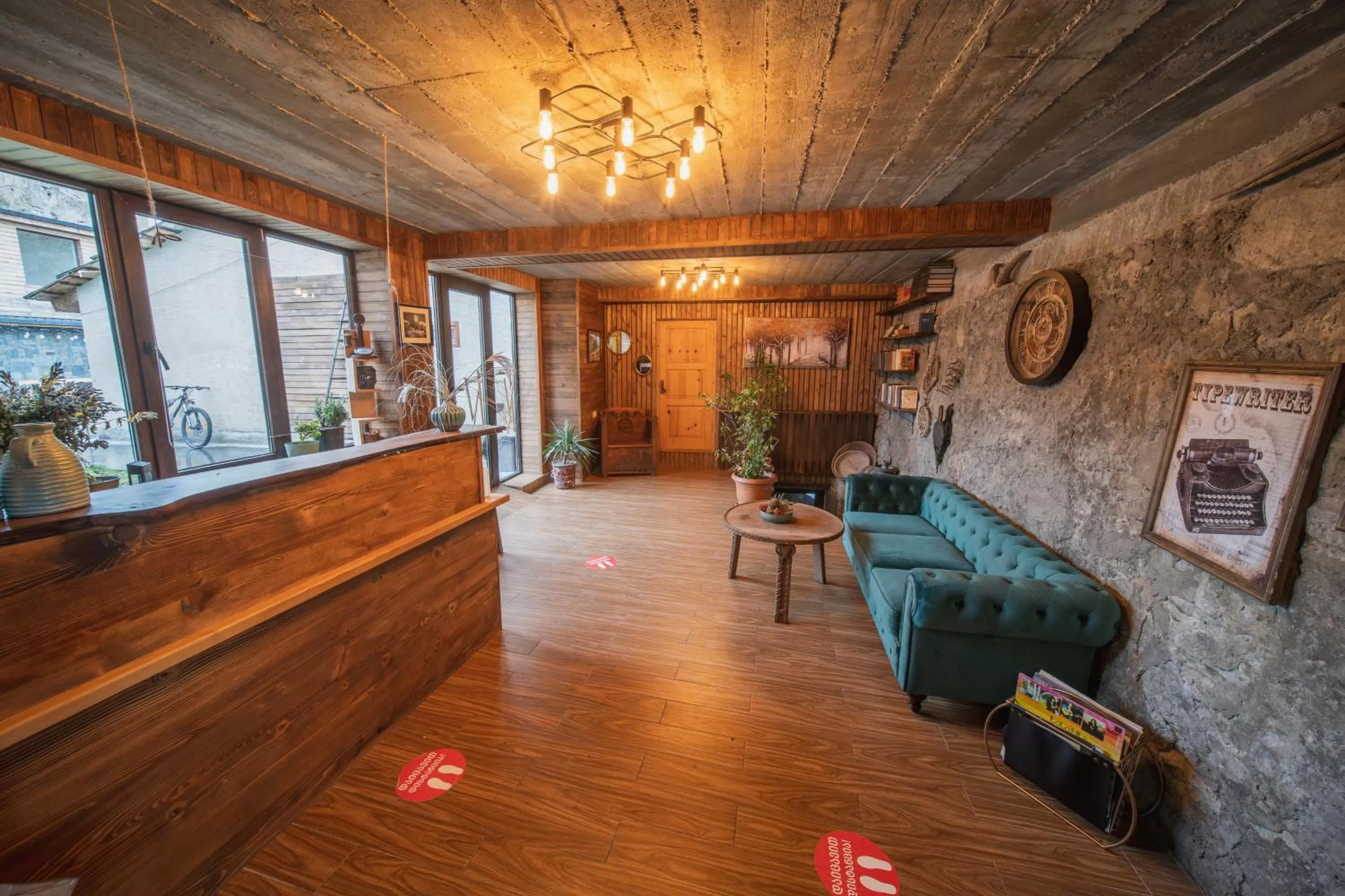 Lobby or reception in Hotel Old House Mestia