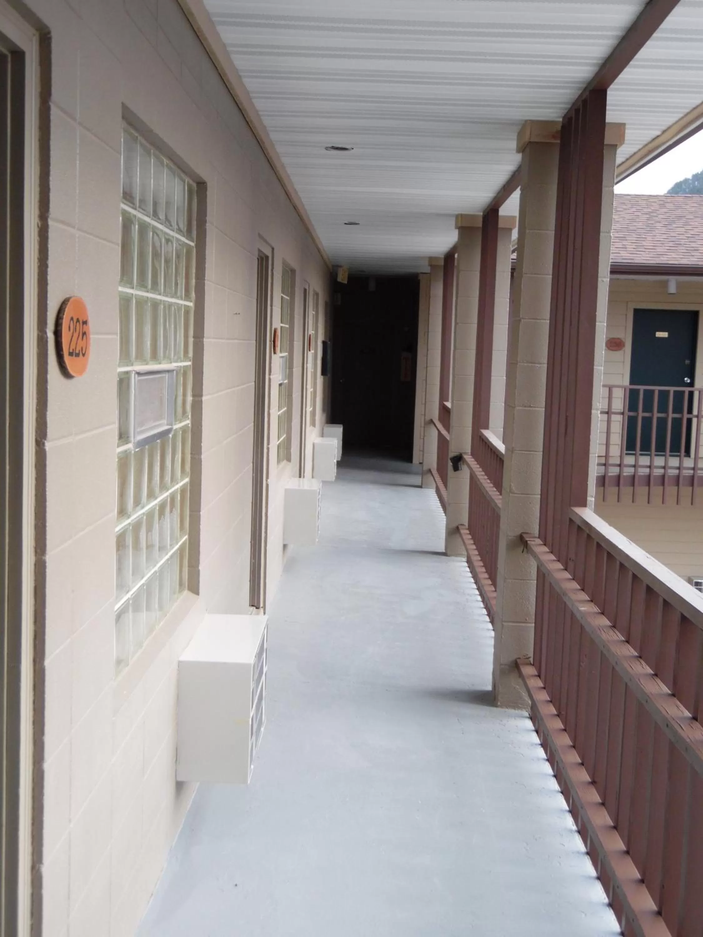 Property building in Bear Lodge Motel