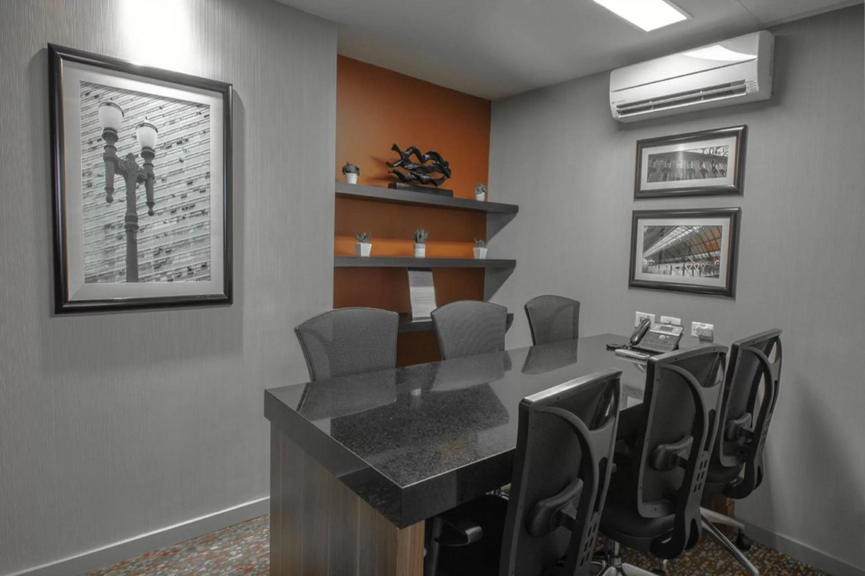 Lounge or bar in Marriott São Paulo Airport Hotel