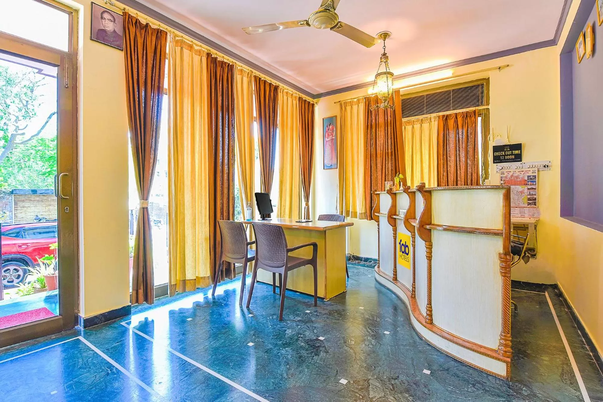 Lobby or reception in FabExpress Anuja