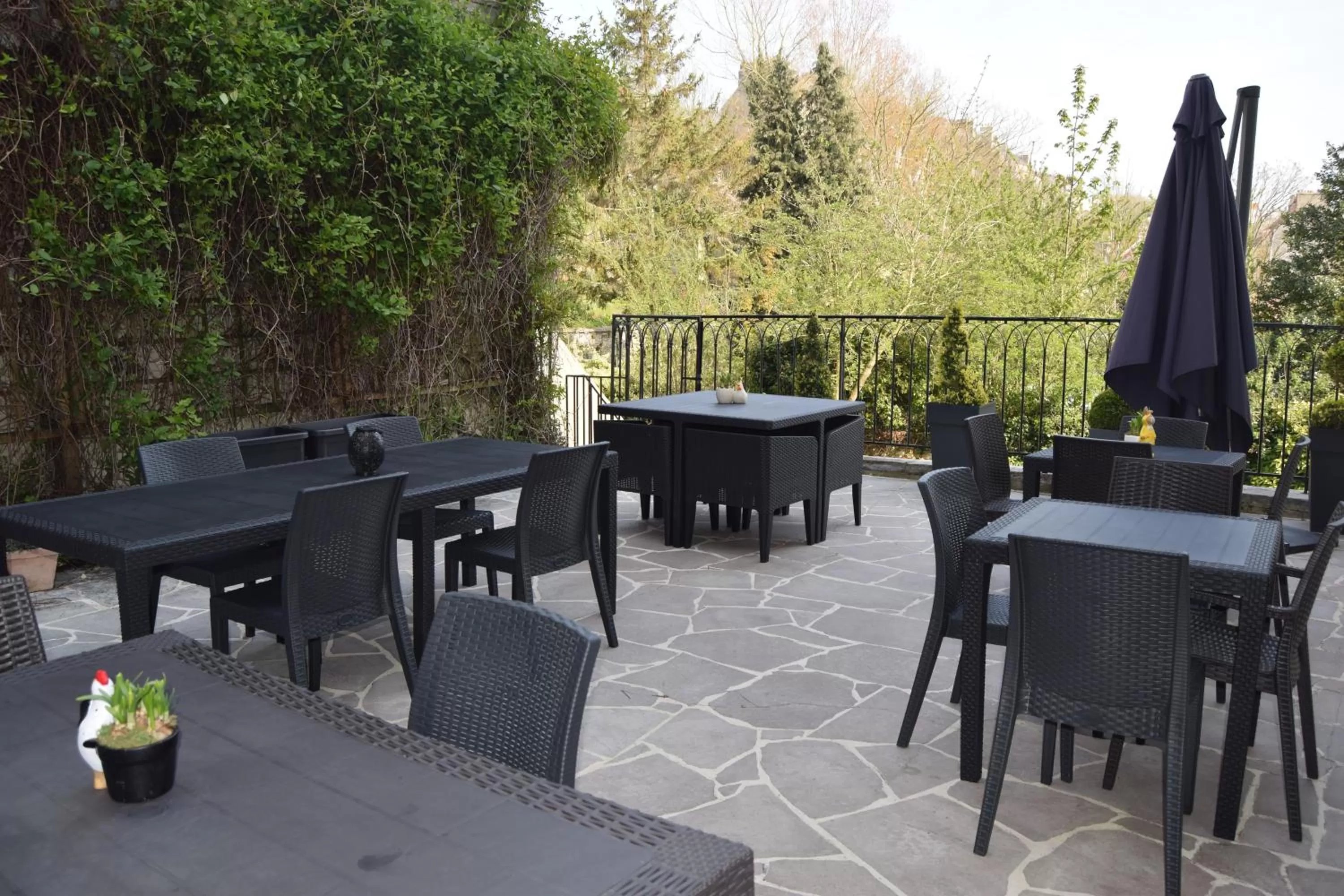 Patio in Chambres d'Hôtes Au coin du spa