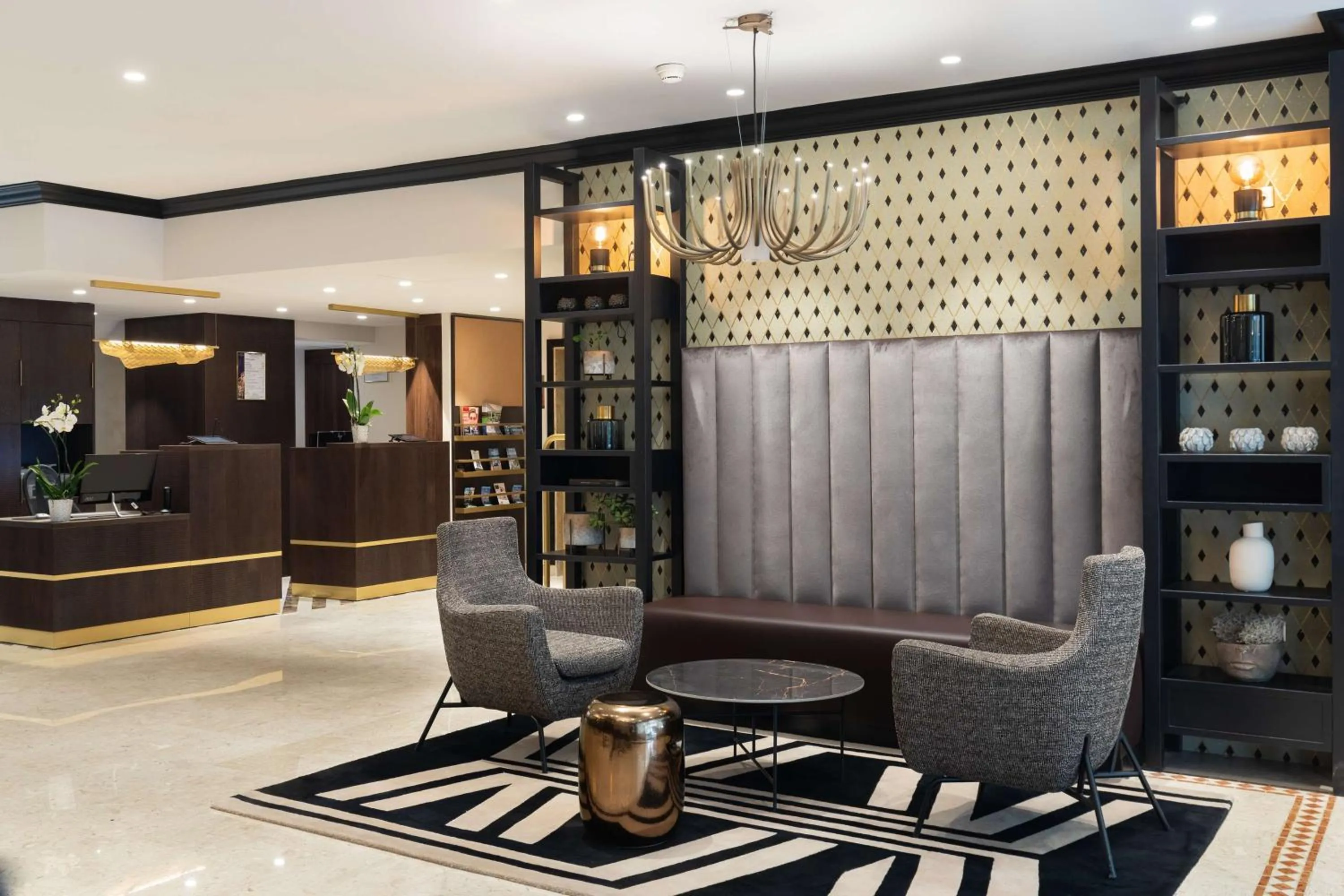 Lobby or reception in Best Western Plus Hôtel Massena Nice