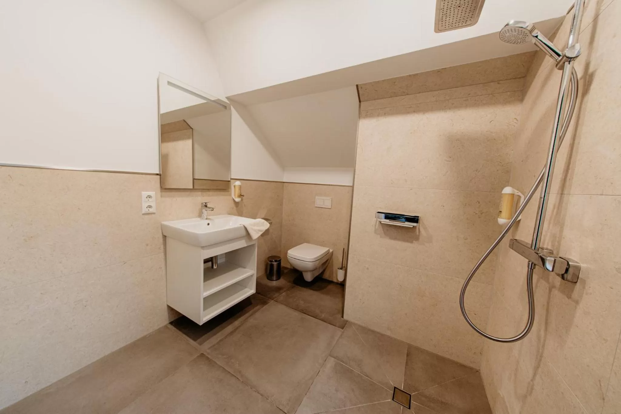 Shower in Bergpension Laasen Perle Rathen