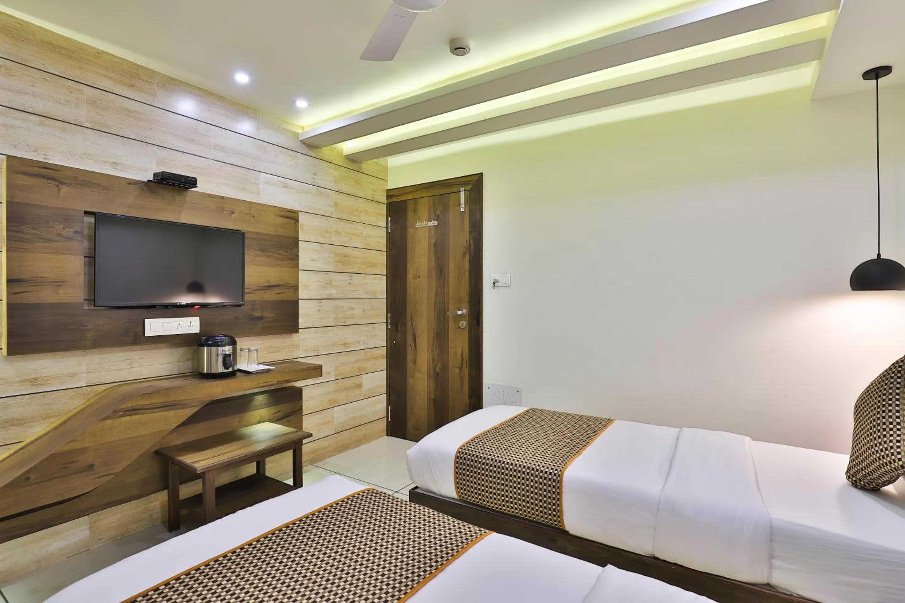 TV and multimedia, Bed in Hotel Pearl