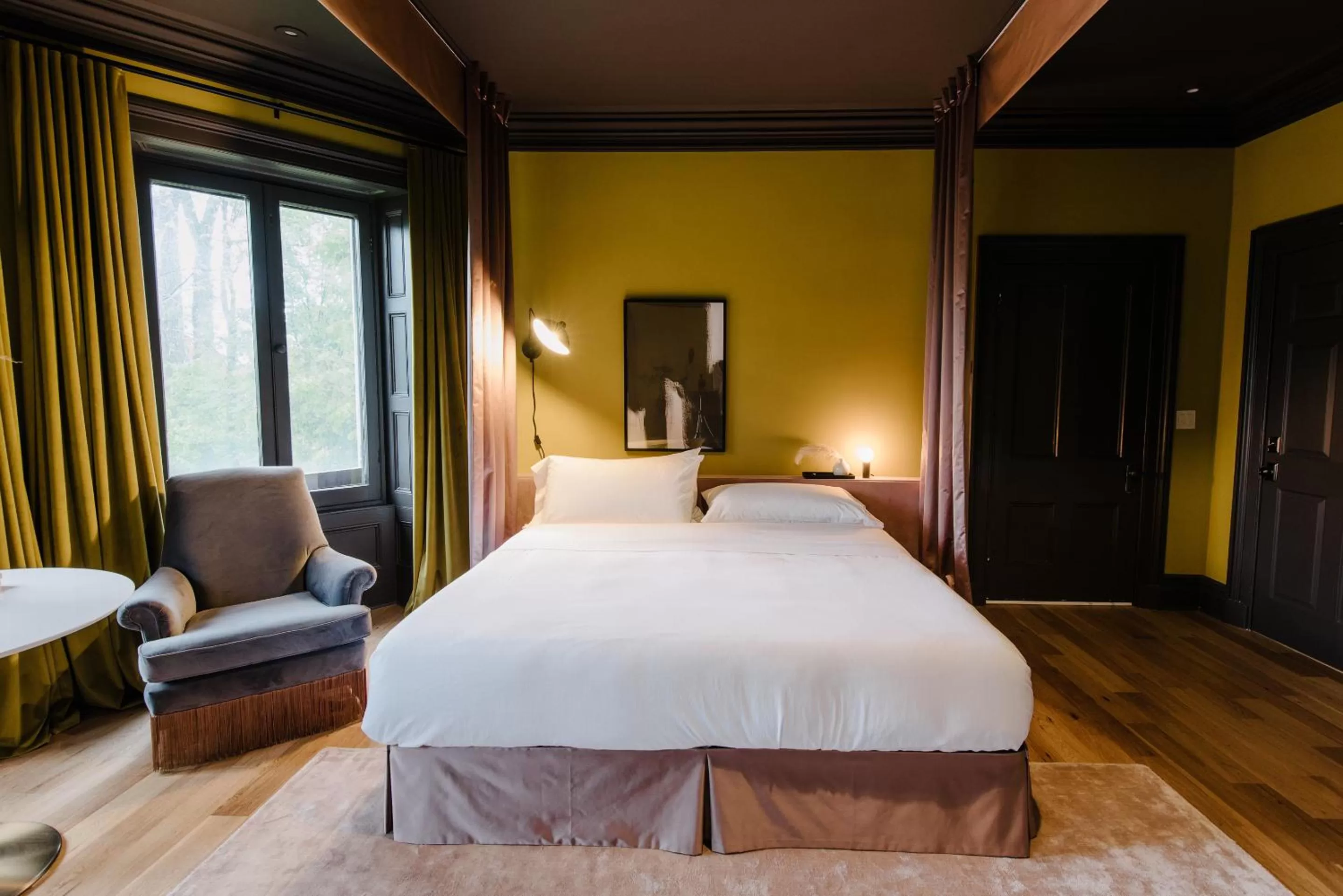 Photo of the whole room, Bed in Rosemount Inn