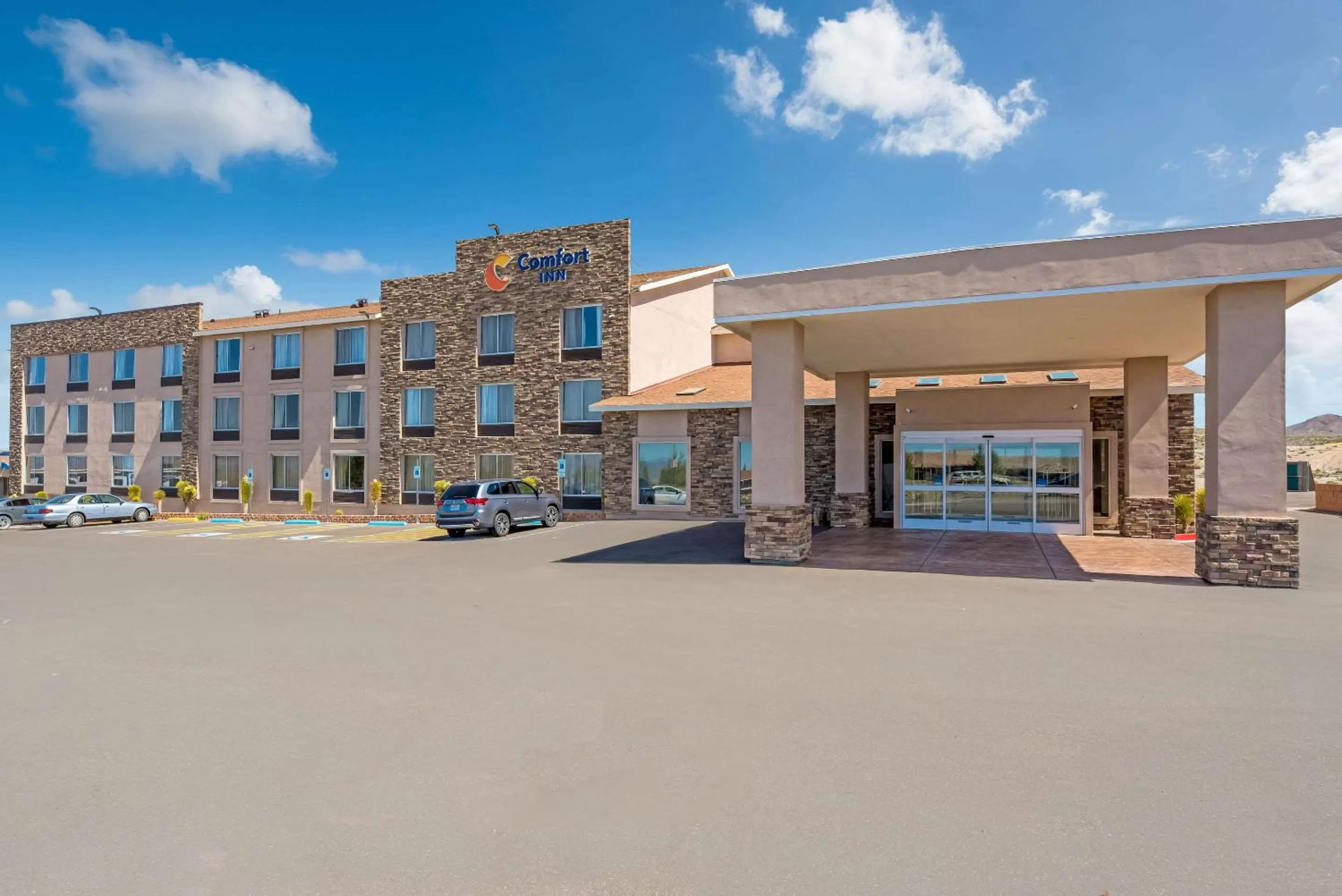 Property building in Comfort Inn Tonopah