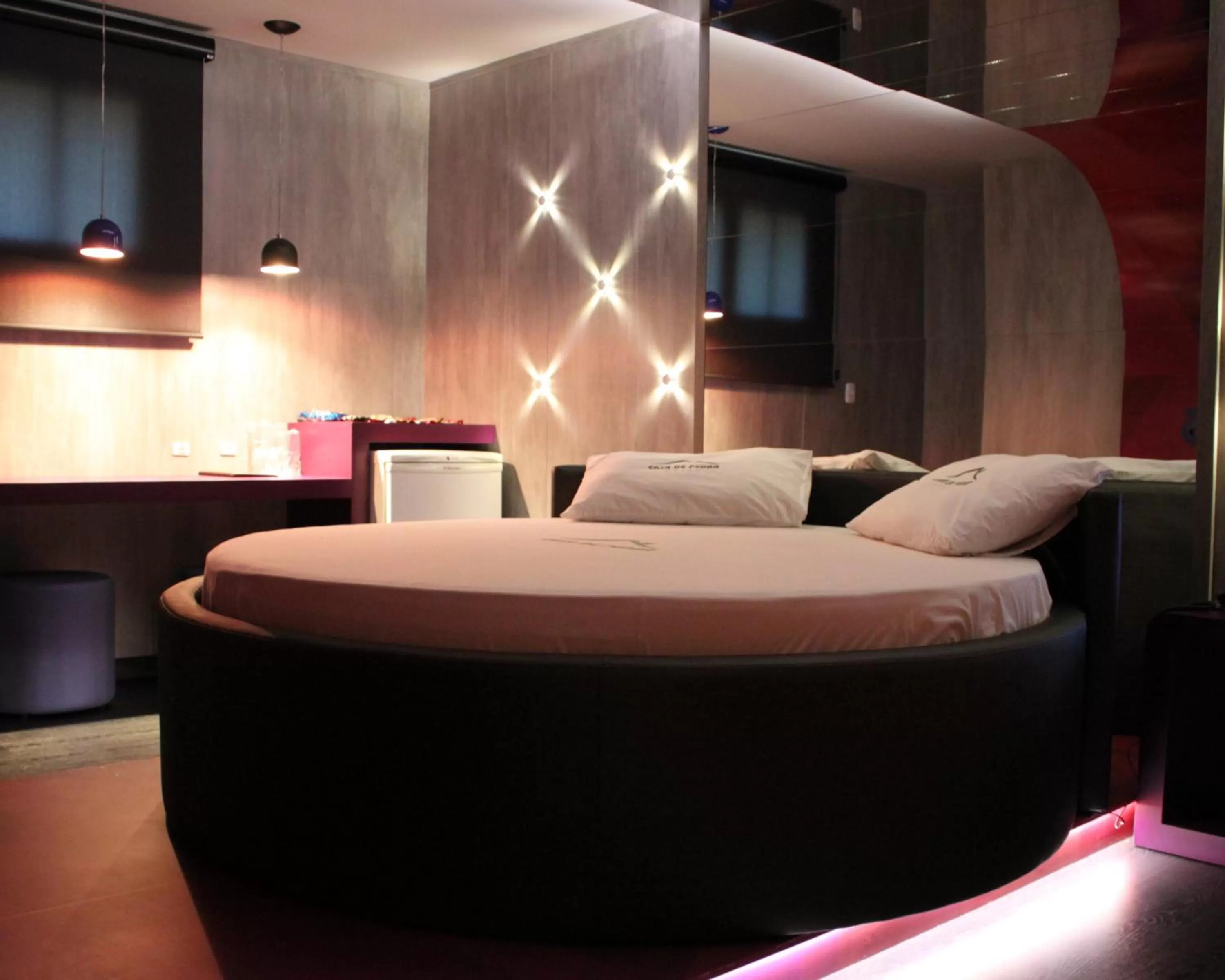 Decorative detail, Bed in Motel Casa de Pedra