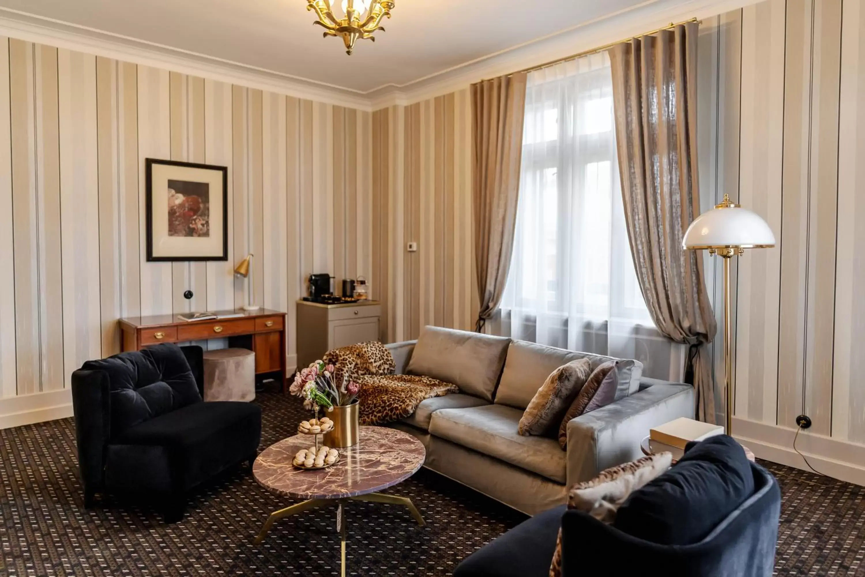 Deluxe Family Suite in Hotel H15 Francuski Old Town - Destigo Hotels Deluxe Family Suite in Hotel H15 Francuski Old Town - Destigo Hotels