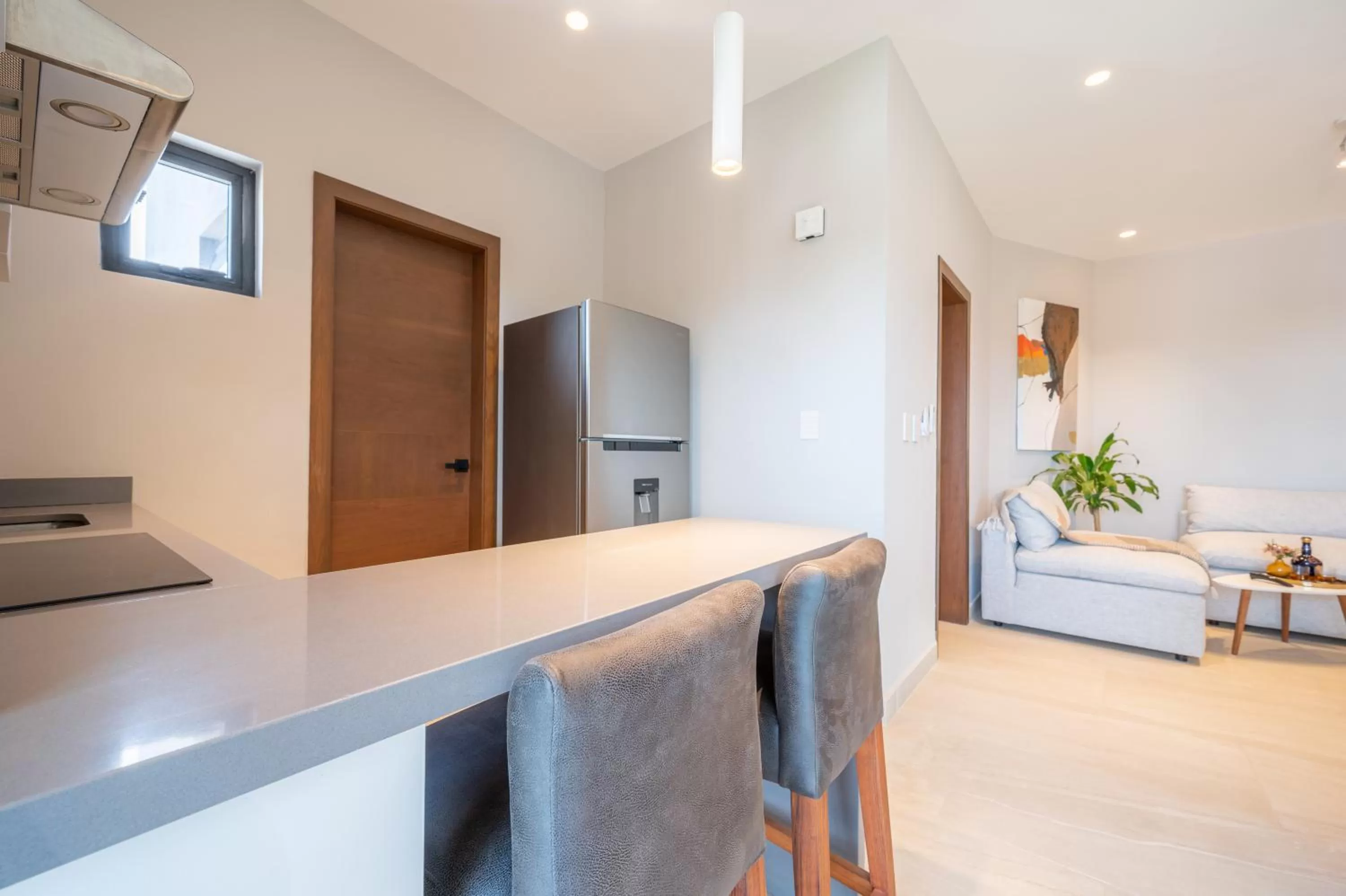 Kitchen or kitchenette in Kippal - Modern Oasis - ApartHotel