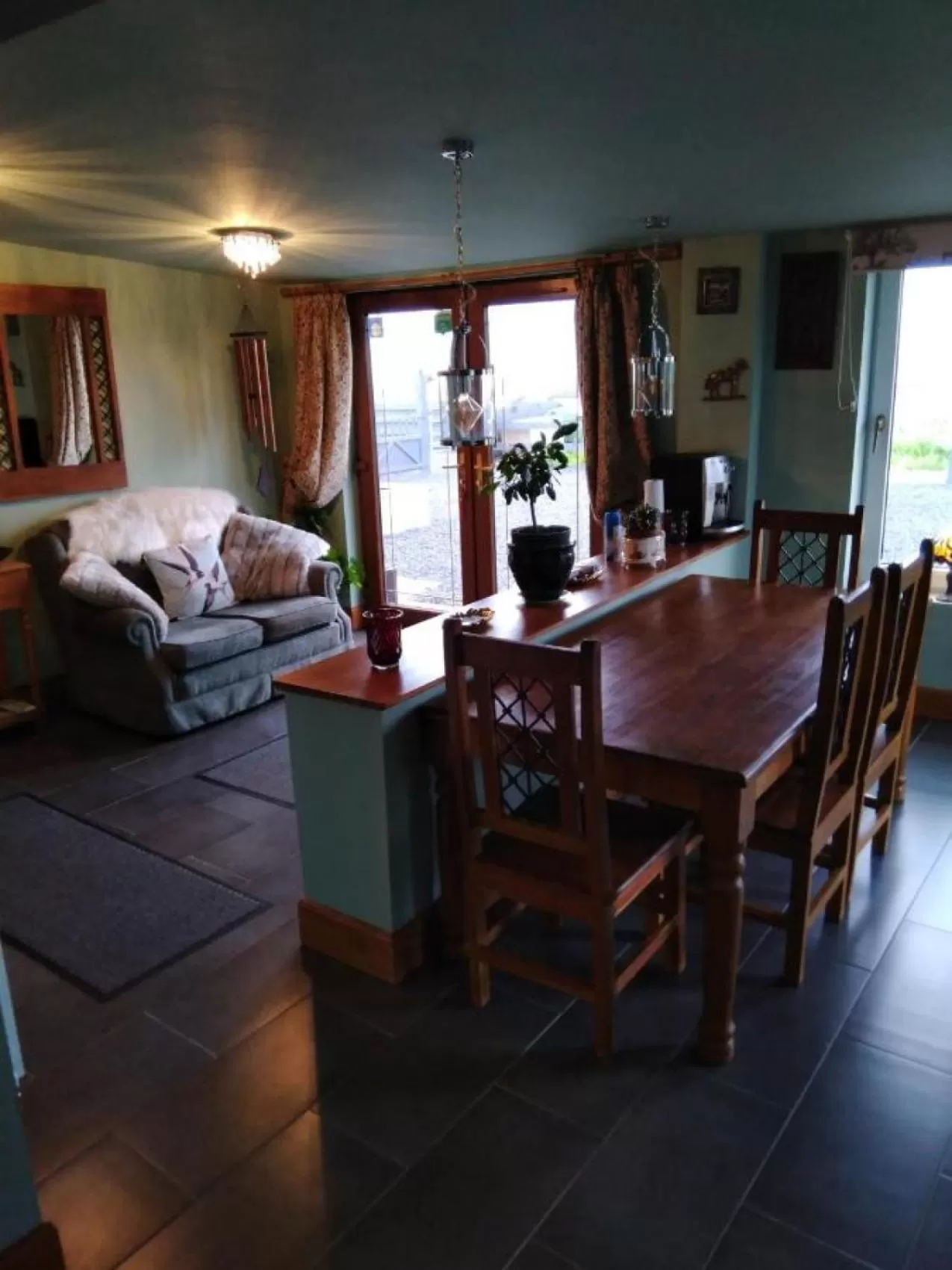 Food and drinks, Seating Area in Horseshoecroft