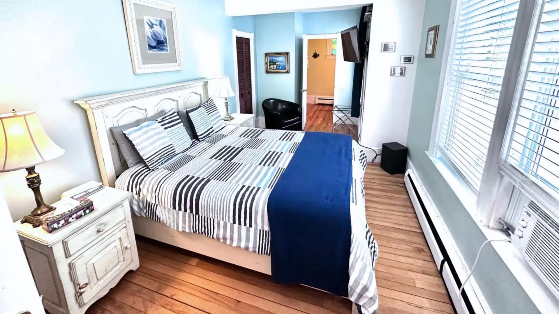 Photo of the whole room, Bed in BNB Maison Drew