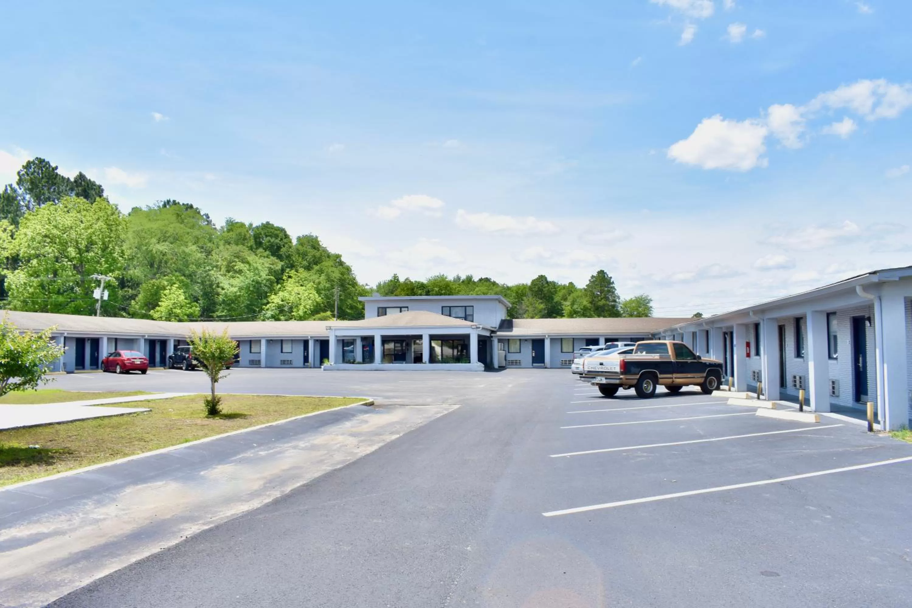 Property building in Rodeway Inn Swainsboro