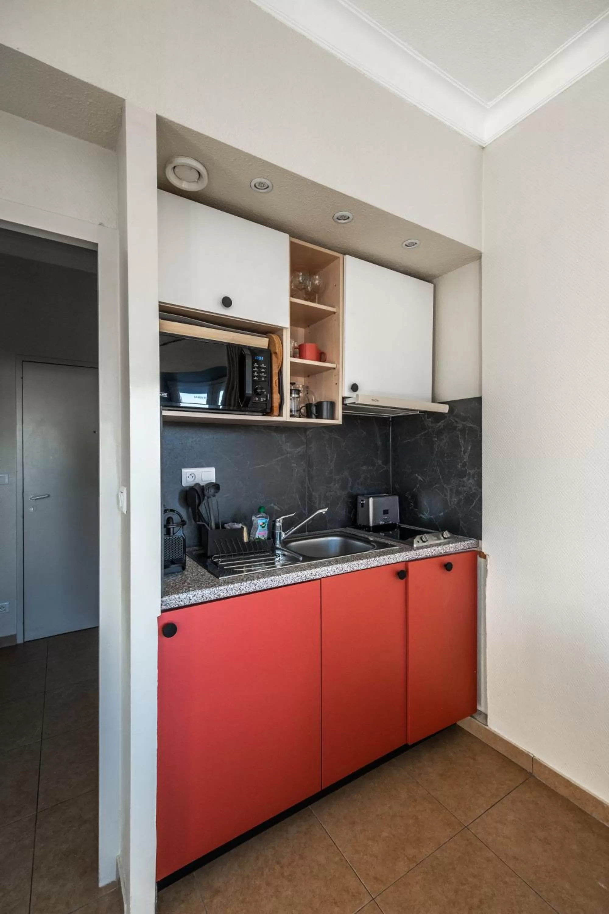 Kitchen/Kitchenette in Résidence Chateau d'Acotz - Avec piscine à 600m des plages à Saint-Jean-de-Luz