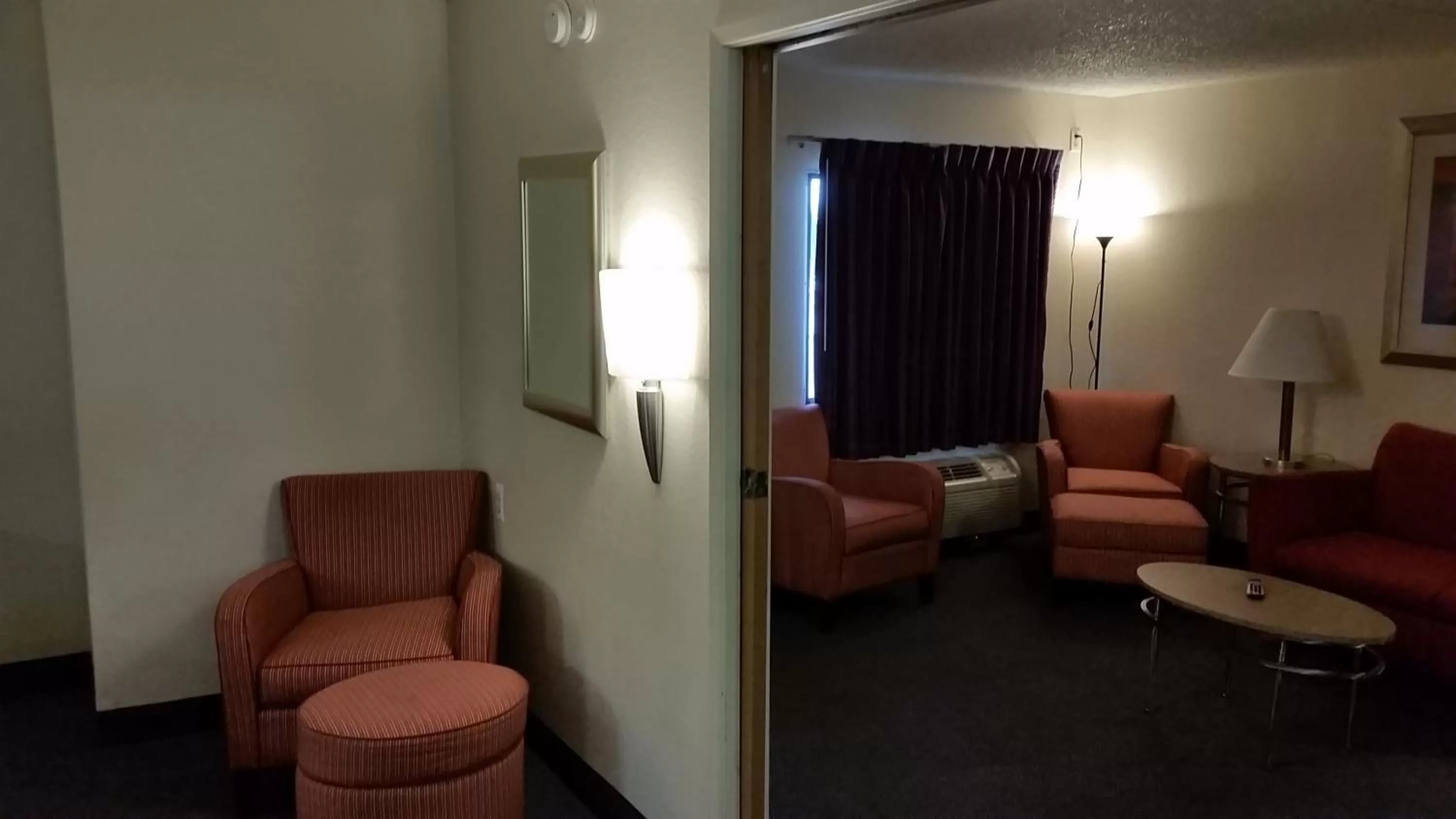 Seating area in Days Inn by Wyndham Buena Park Anaheim