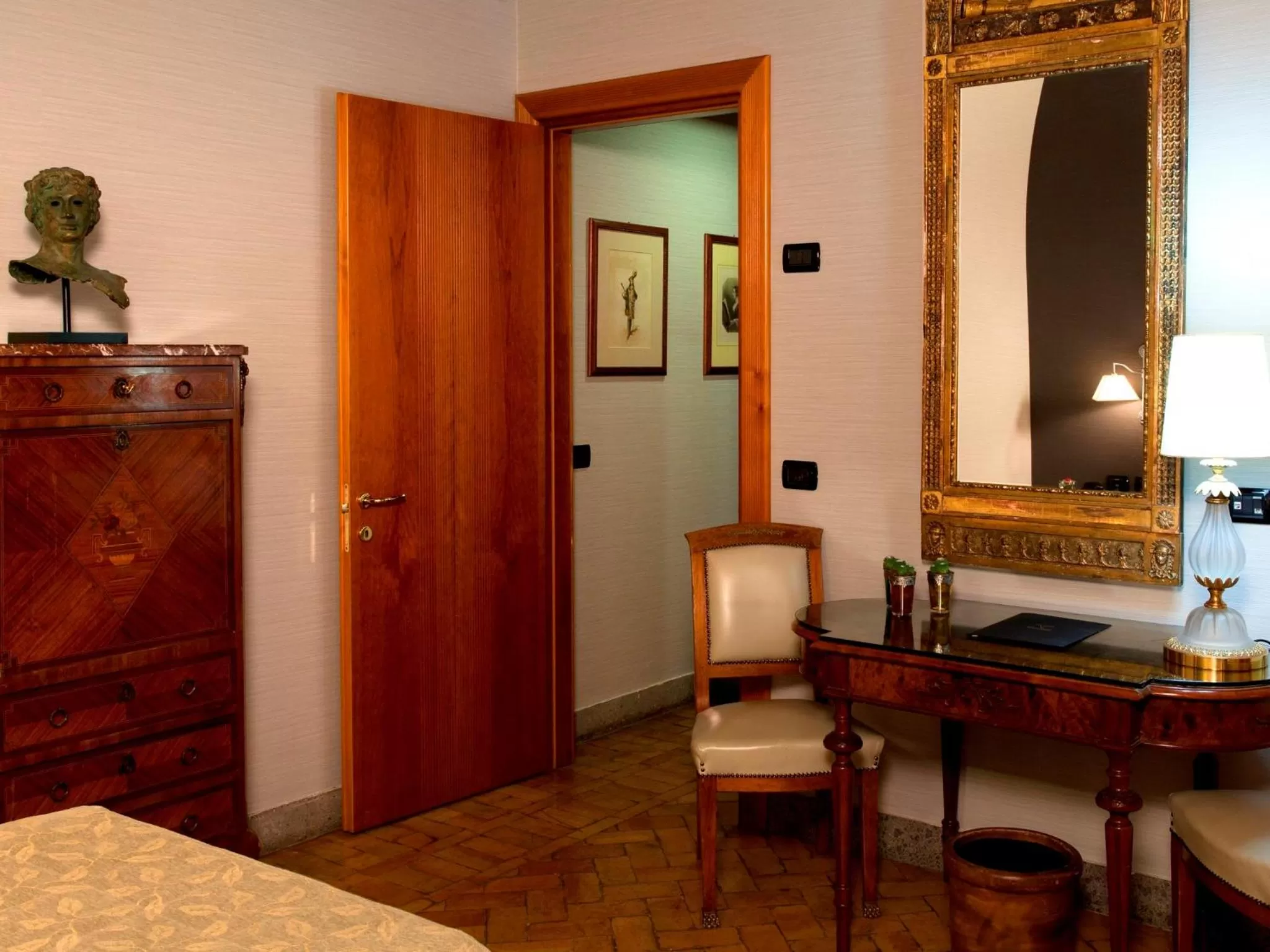 Seating area in Hotel Valadier