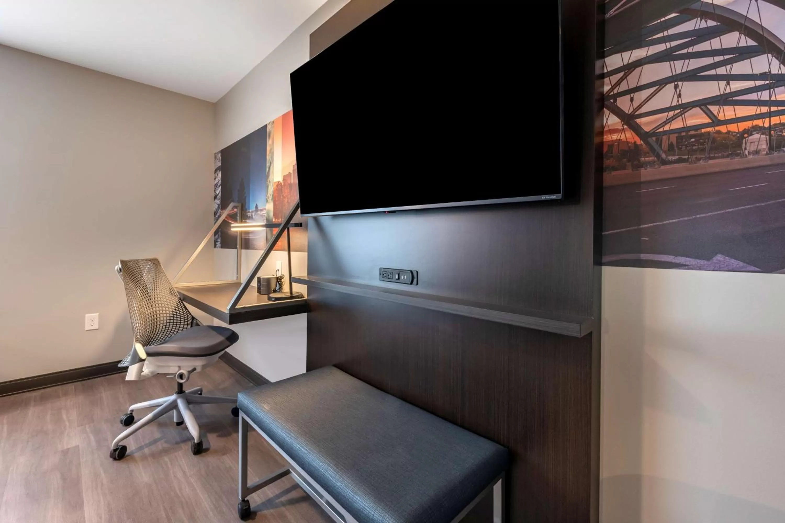 Bedroom in Vīb Hotel by Best Western Denver RiNo