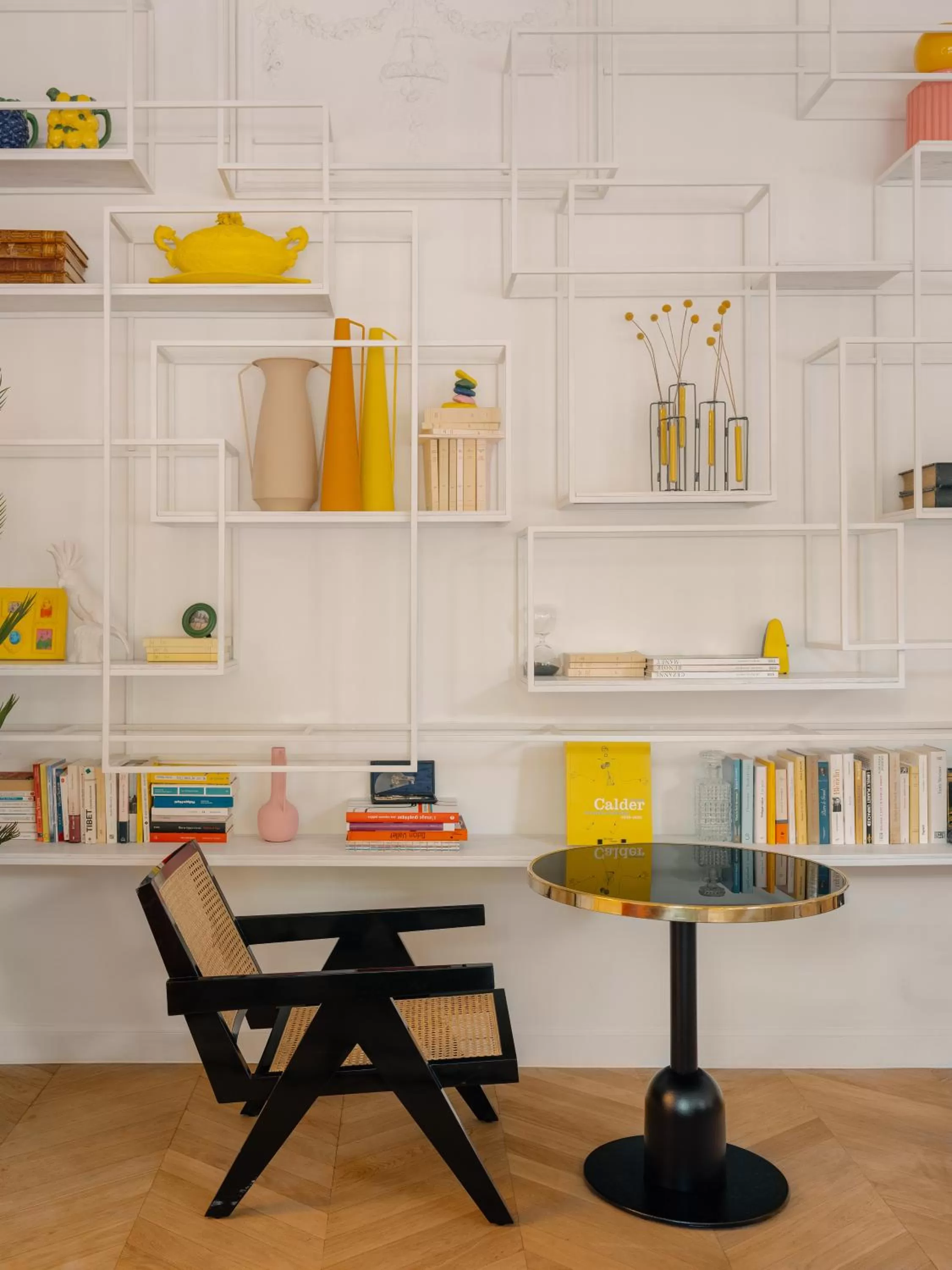 Library in Solly Hôtel Paris