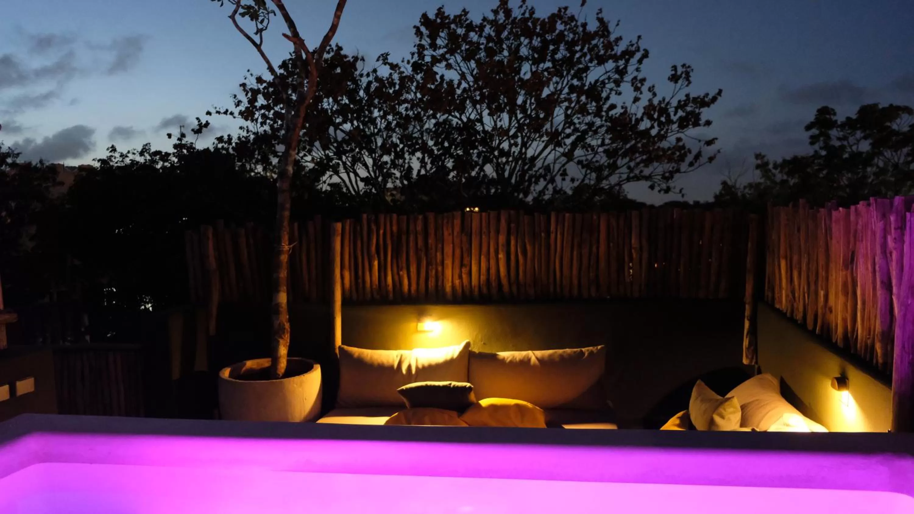 Night in Loba Tulum Male Only