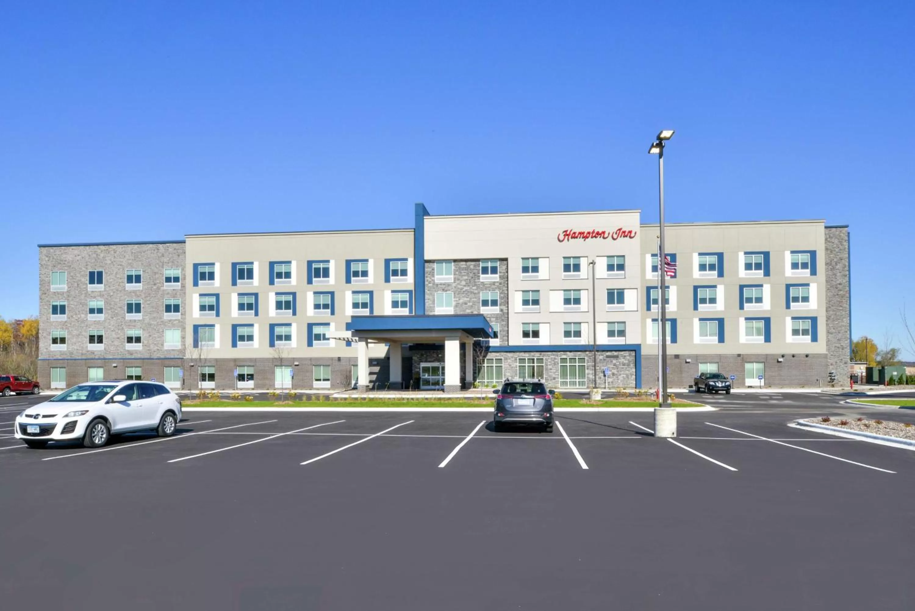 Property building in Hampton Inn Lakeville Minneapolis, Mn
