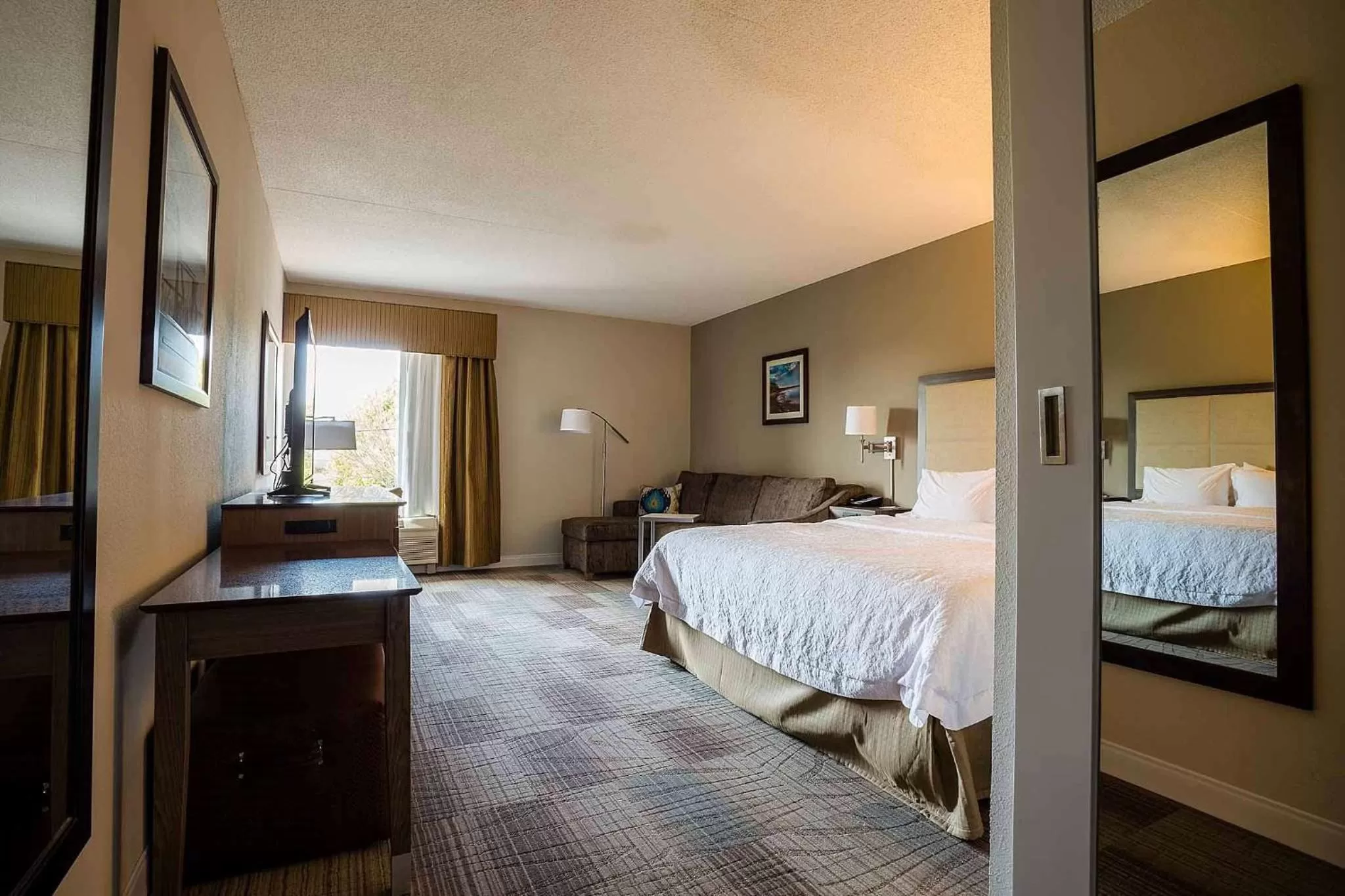 Bed in Hampton Inn Somerset